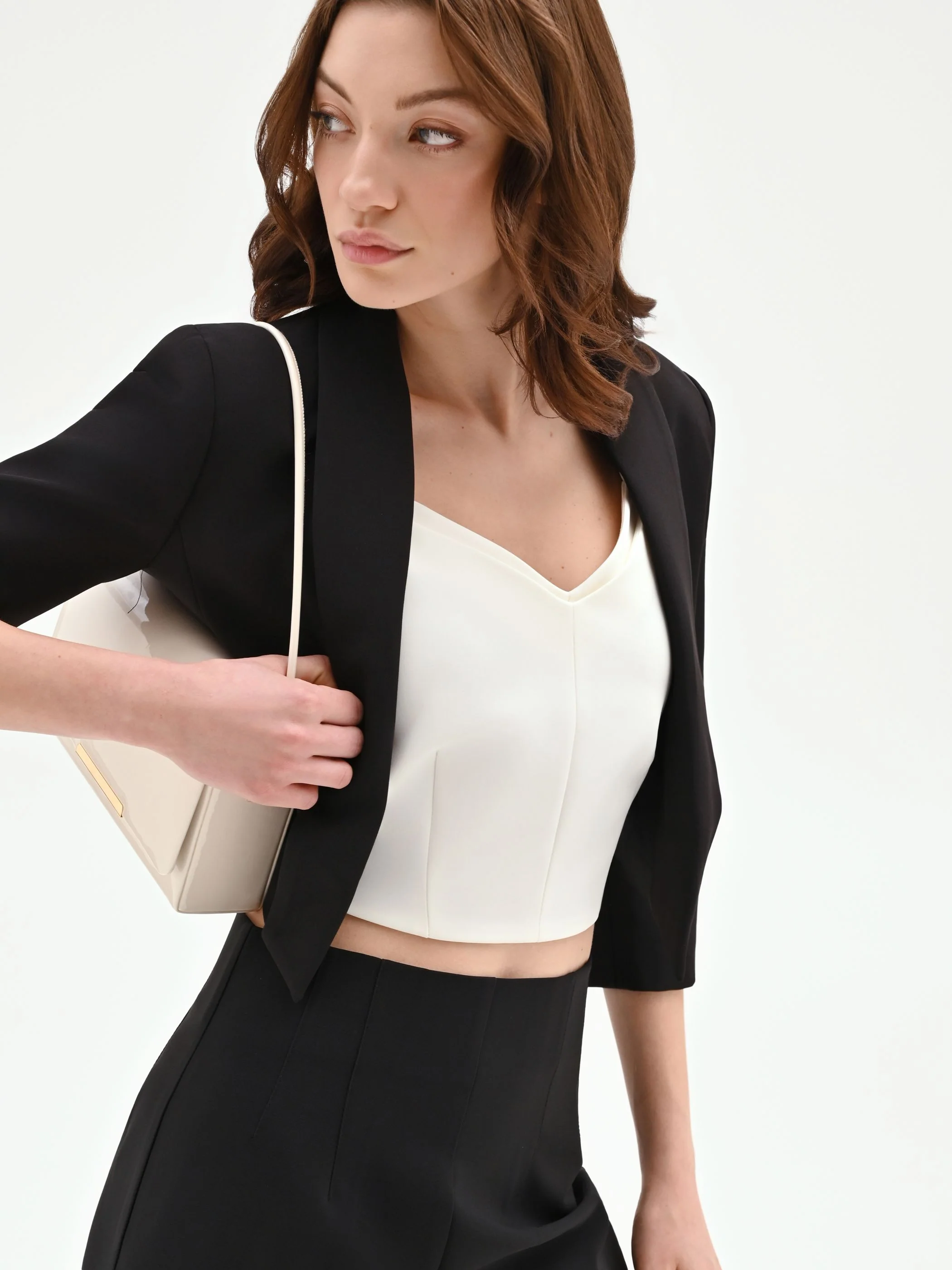 Giacca corta nera stile bolero - Image 6