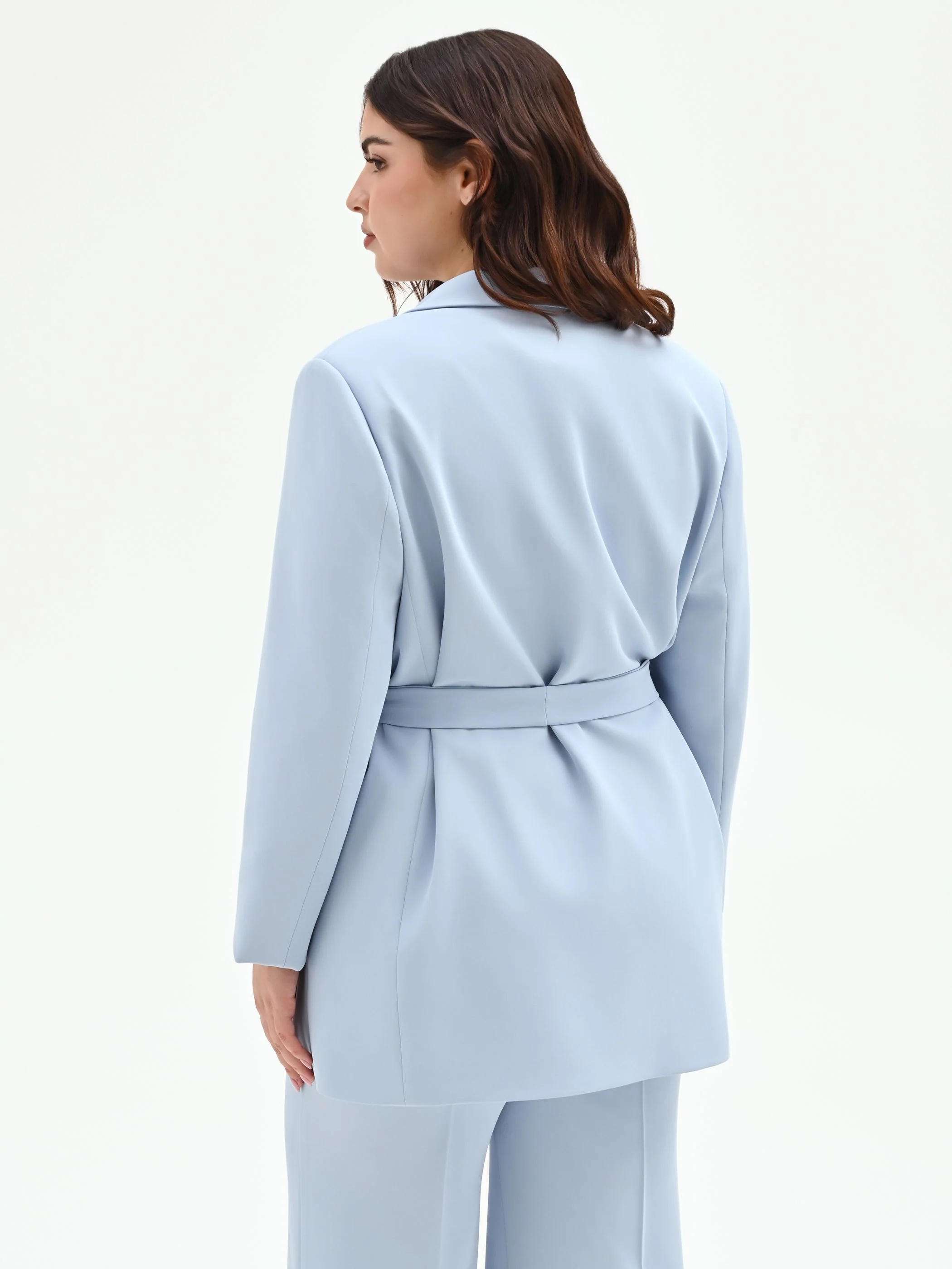 Giacca Curvy cielo azzurro con cintura in vita - Image 3