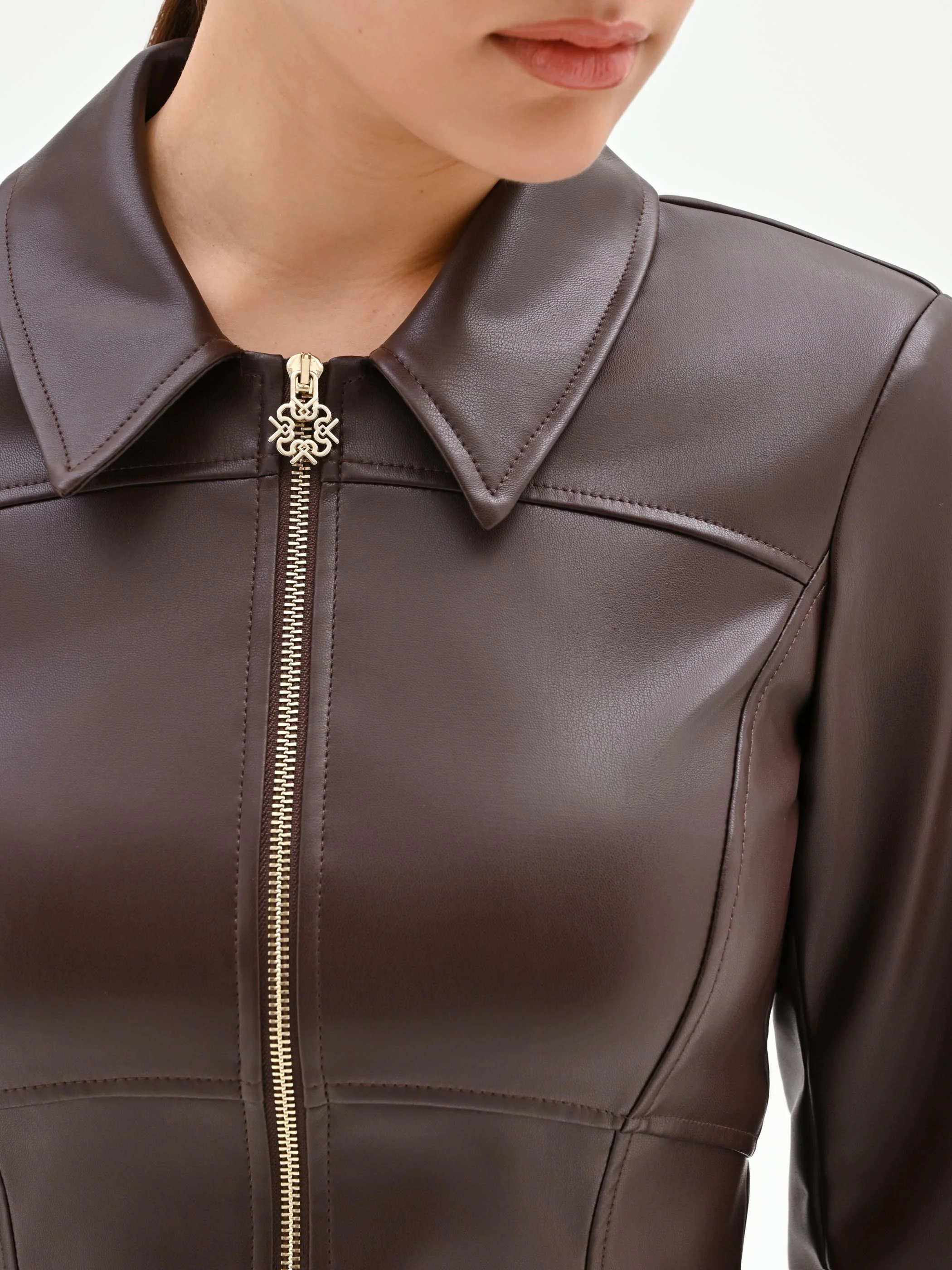 Giacca similpelle marrone con colletto - Image 4
