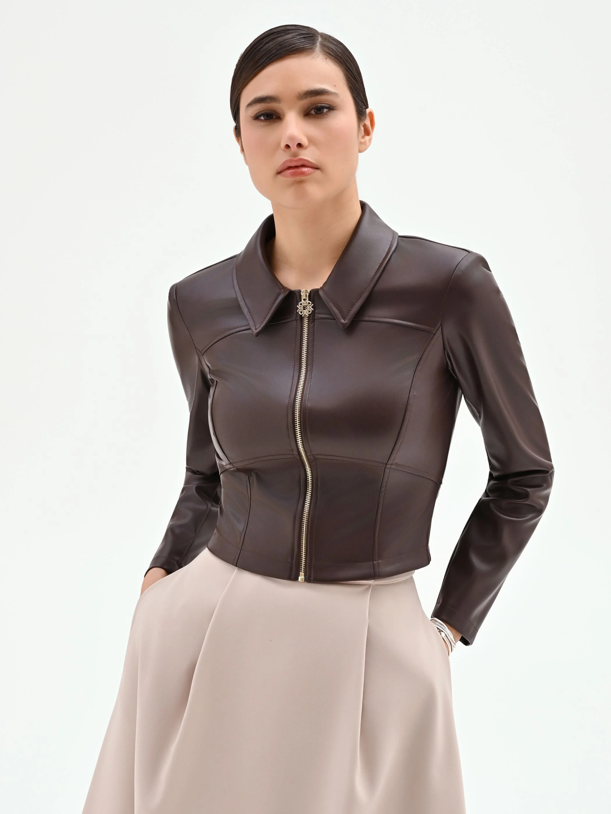 Giacca similpelle marrone con colletto - Image 5