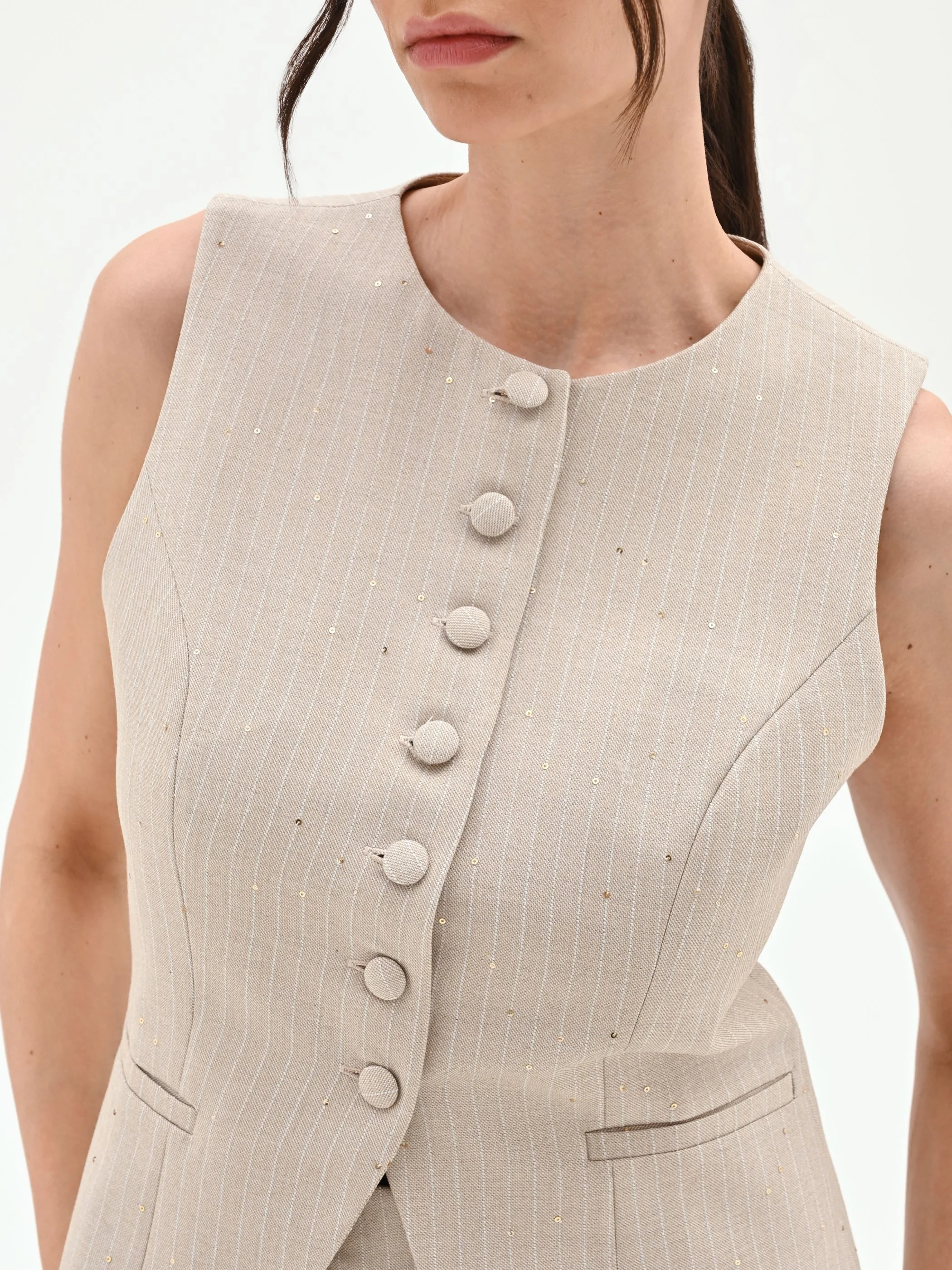 Gilet beige gessato con punti luce - Image 4