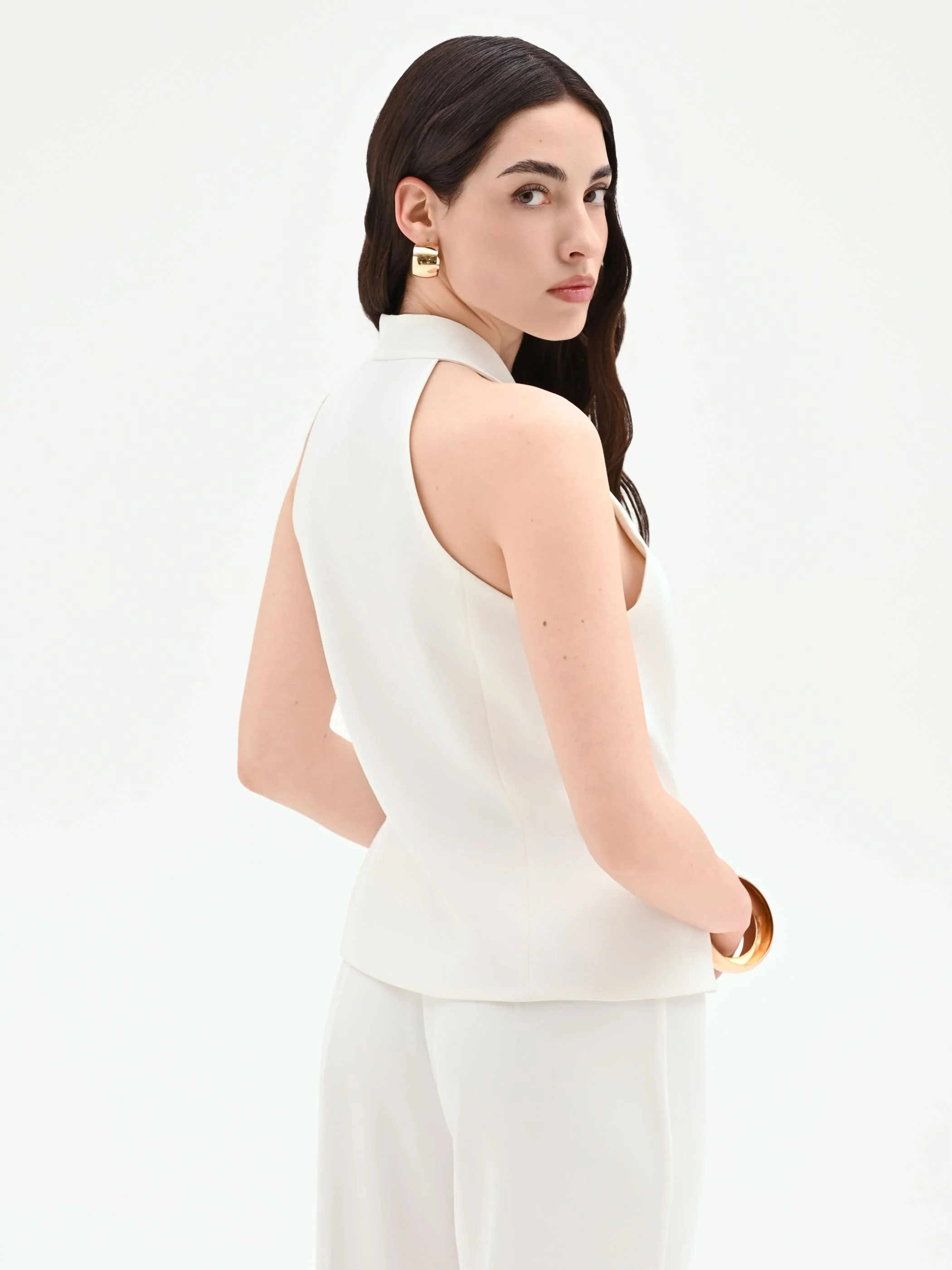 Gilet bianco con chiusura a fiocco laterale - Image 3
