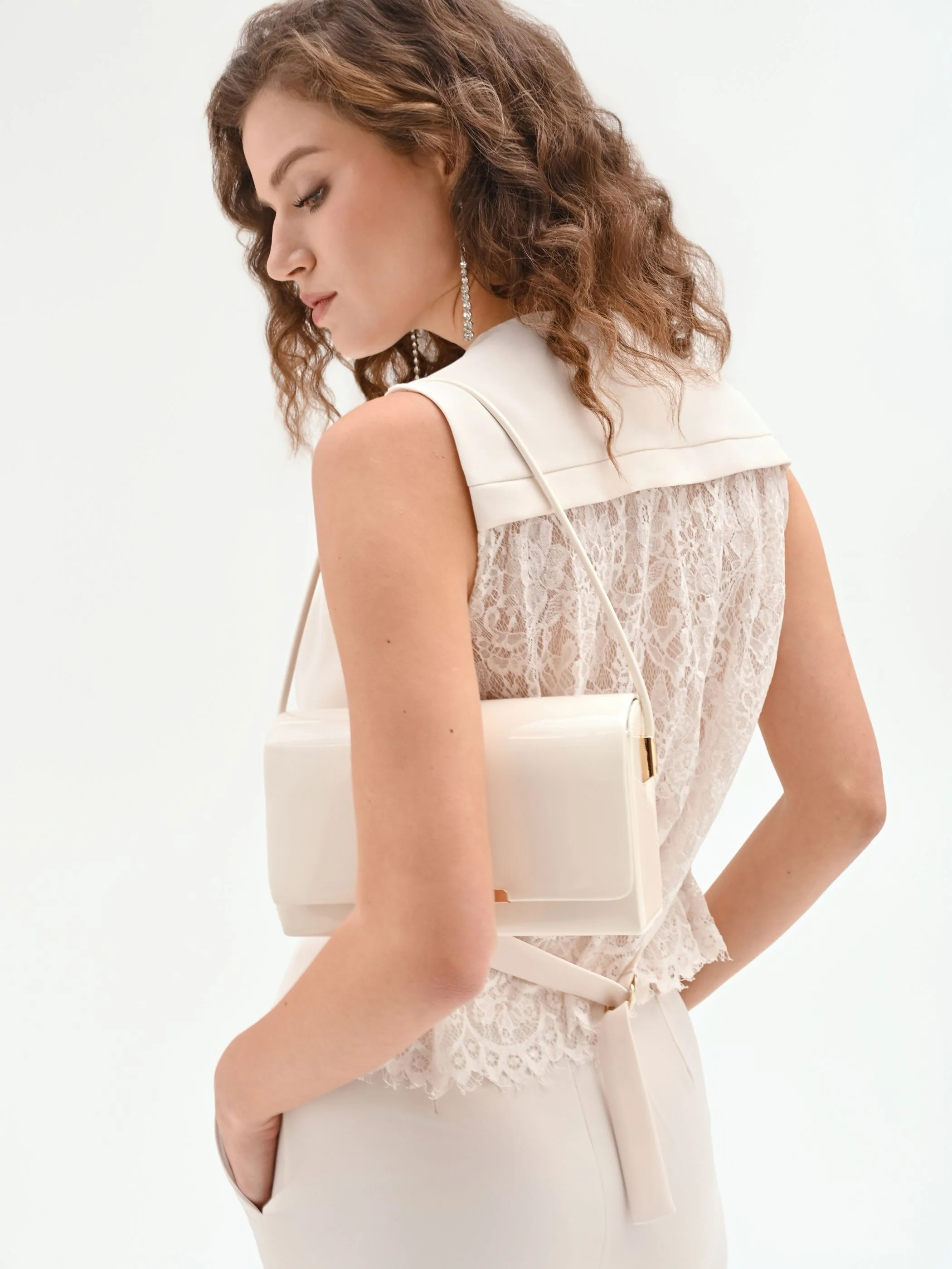 Gilet Bianco in Tessuto Fluido mano Crepe & Pizzo - Image 6