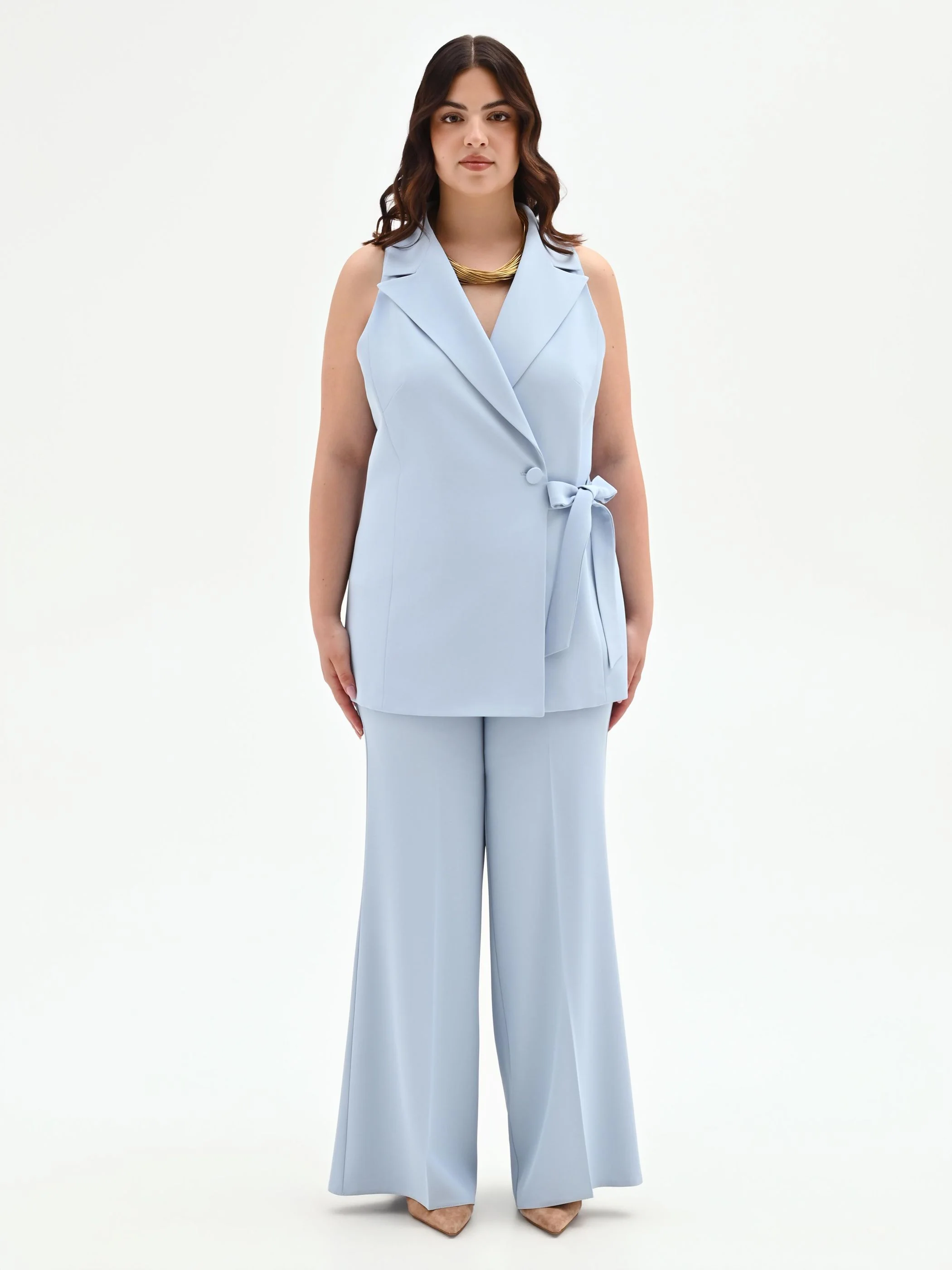 Gilet Curvy cielo azzurro con chiusura a nastro - Image 2