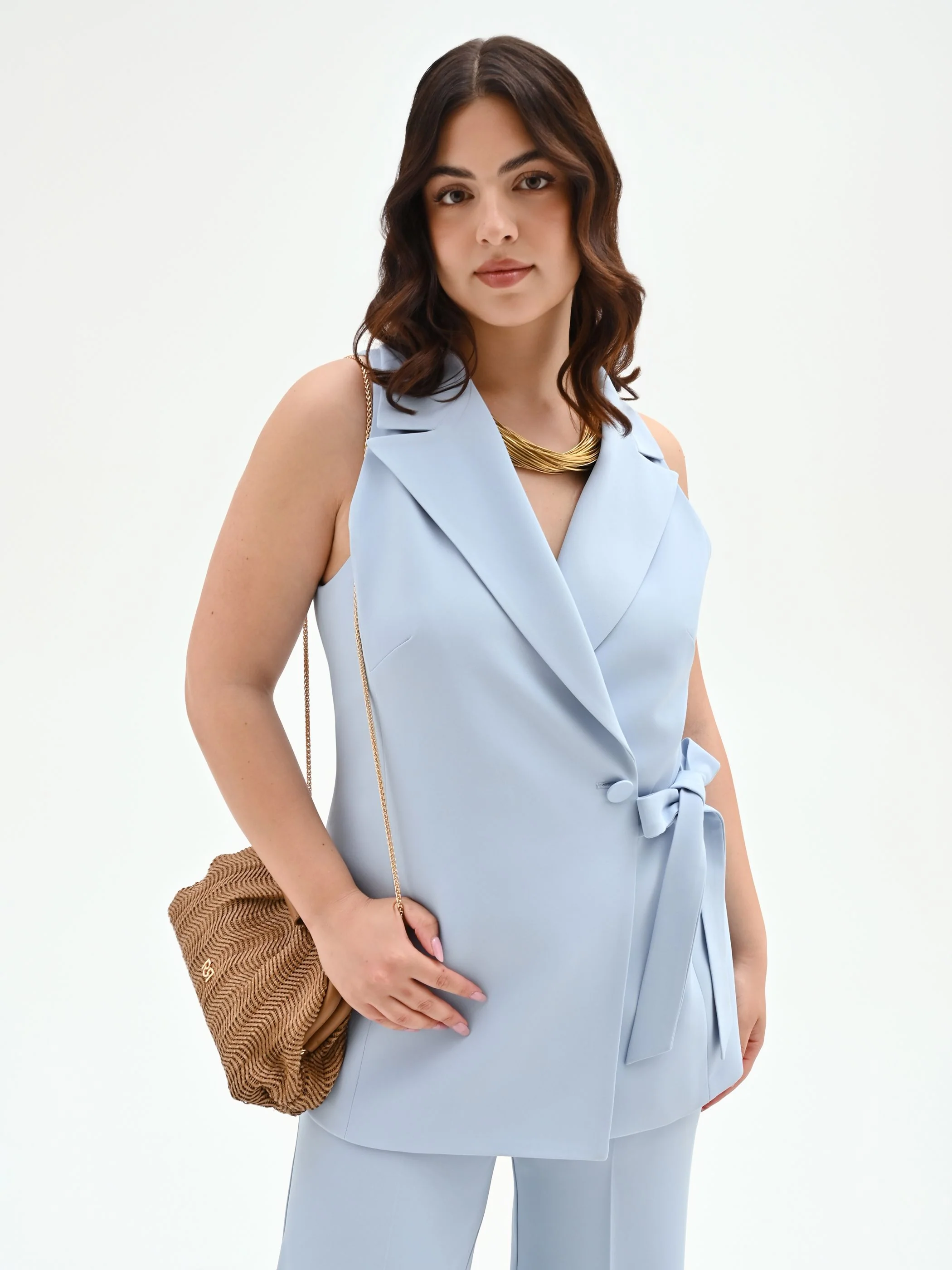 Gilet Curvy cielo azzurro con chiusura a nastro - Image 6