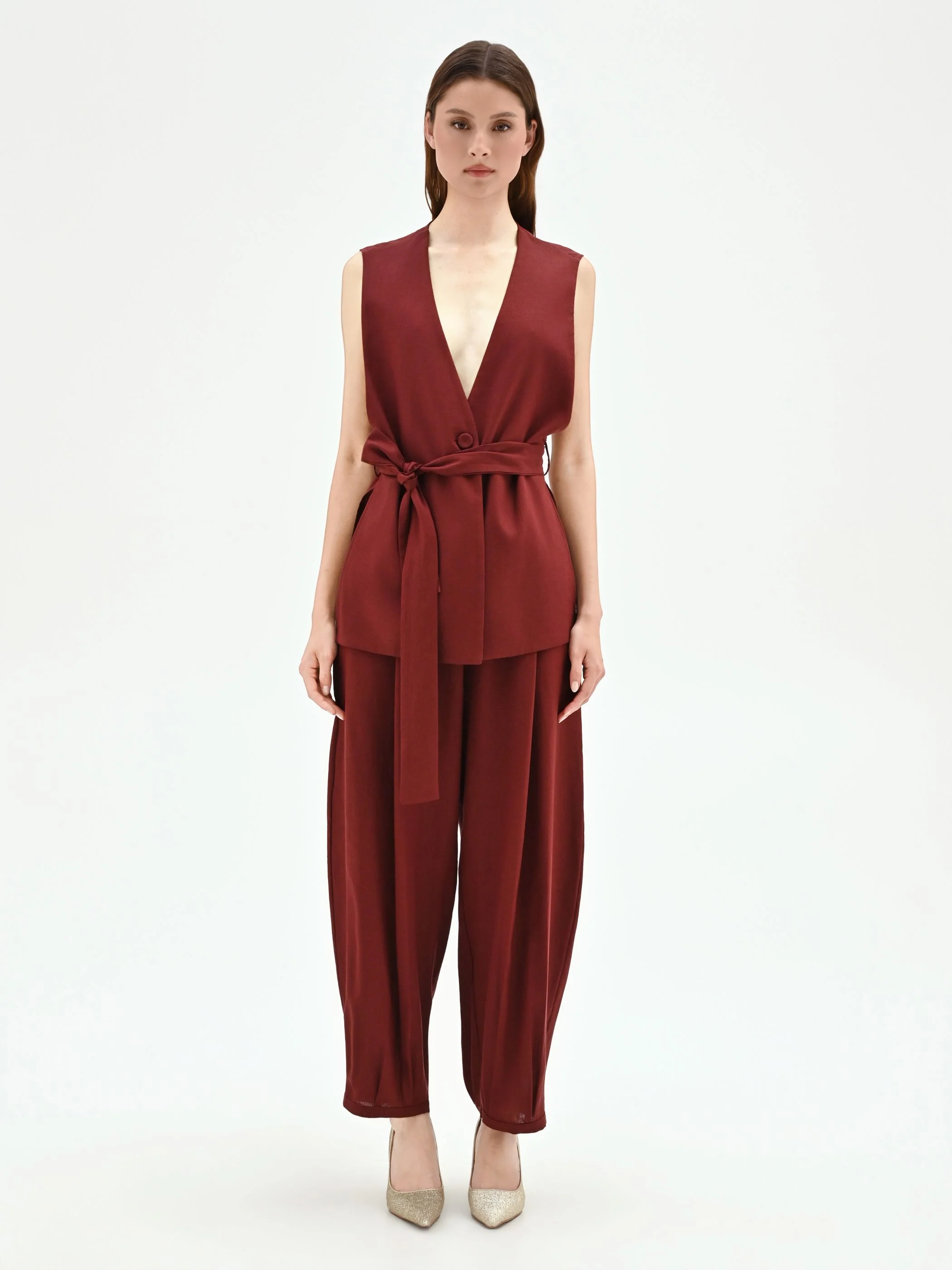 Gilet in lino rosso bordeaux con cintura - Image 5