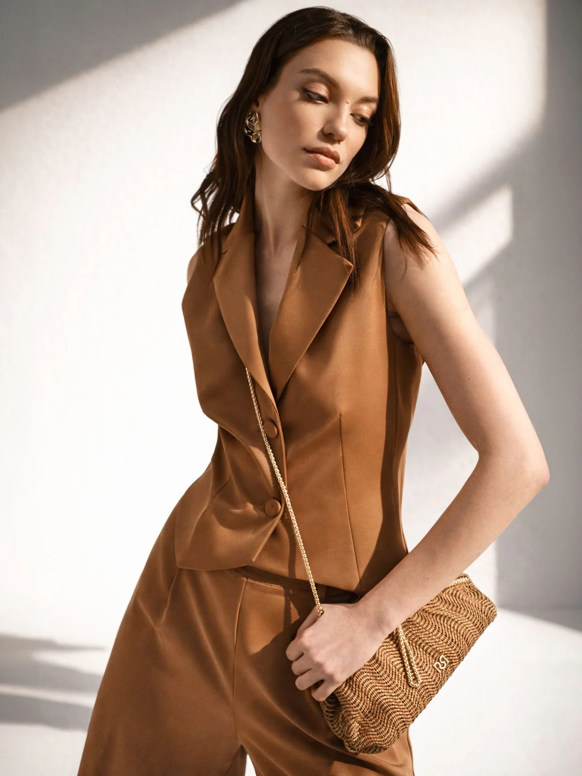 Gilet marrone bronzo con rever a lancia - Image 6