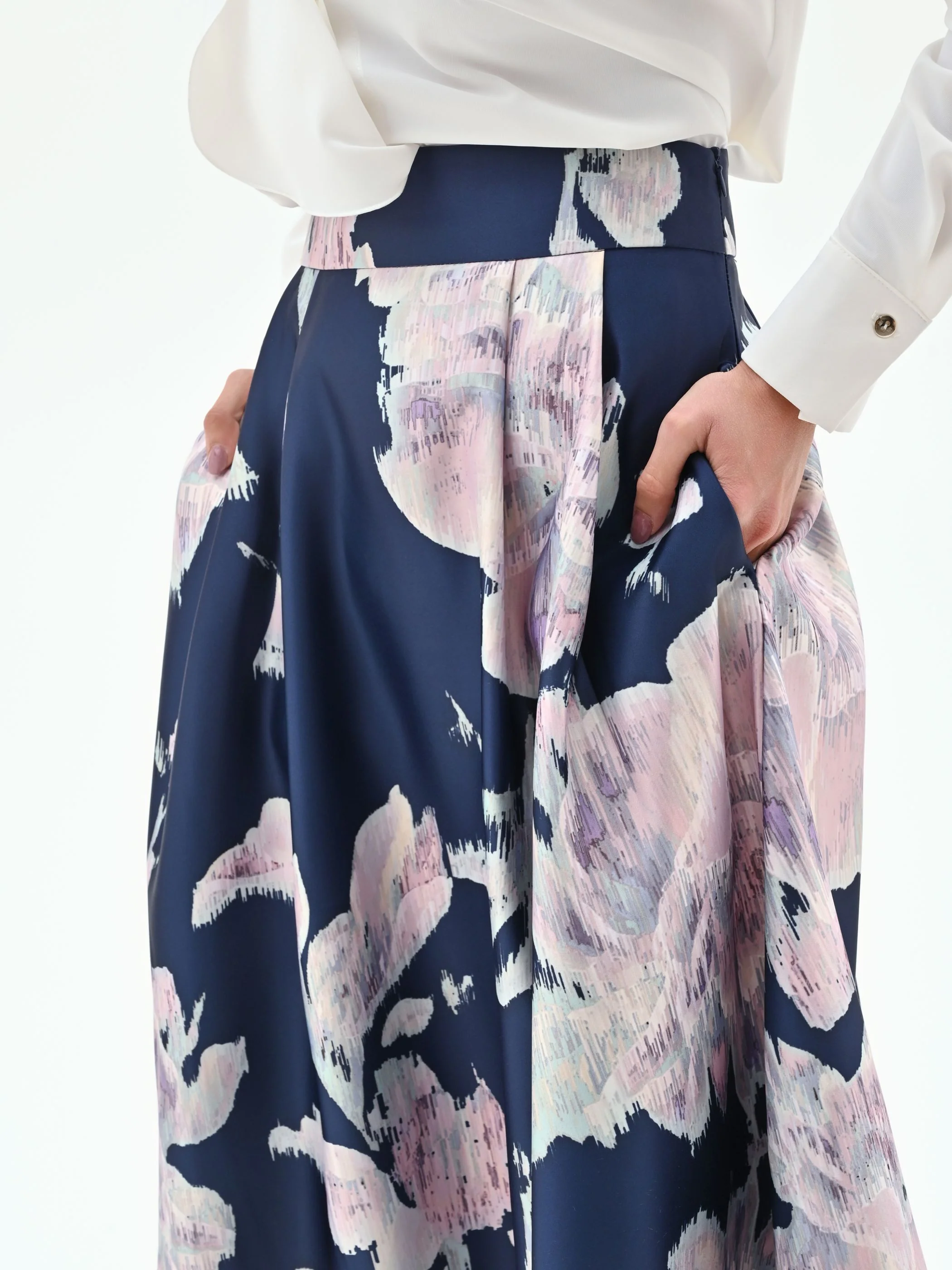 Gonna midi svasata in duchesse a fiori blu brillante - Image 5