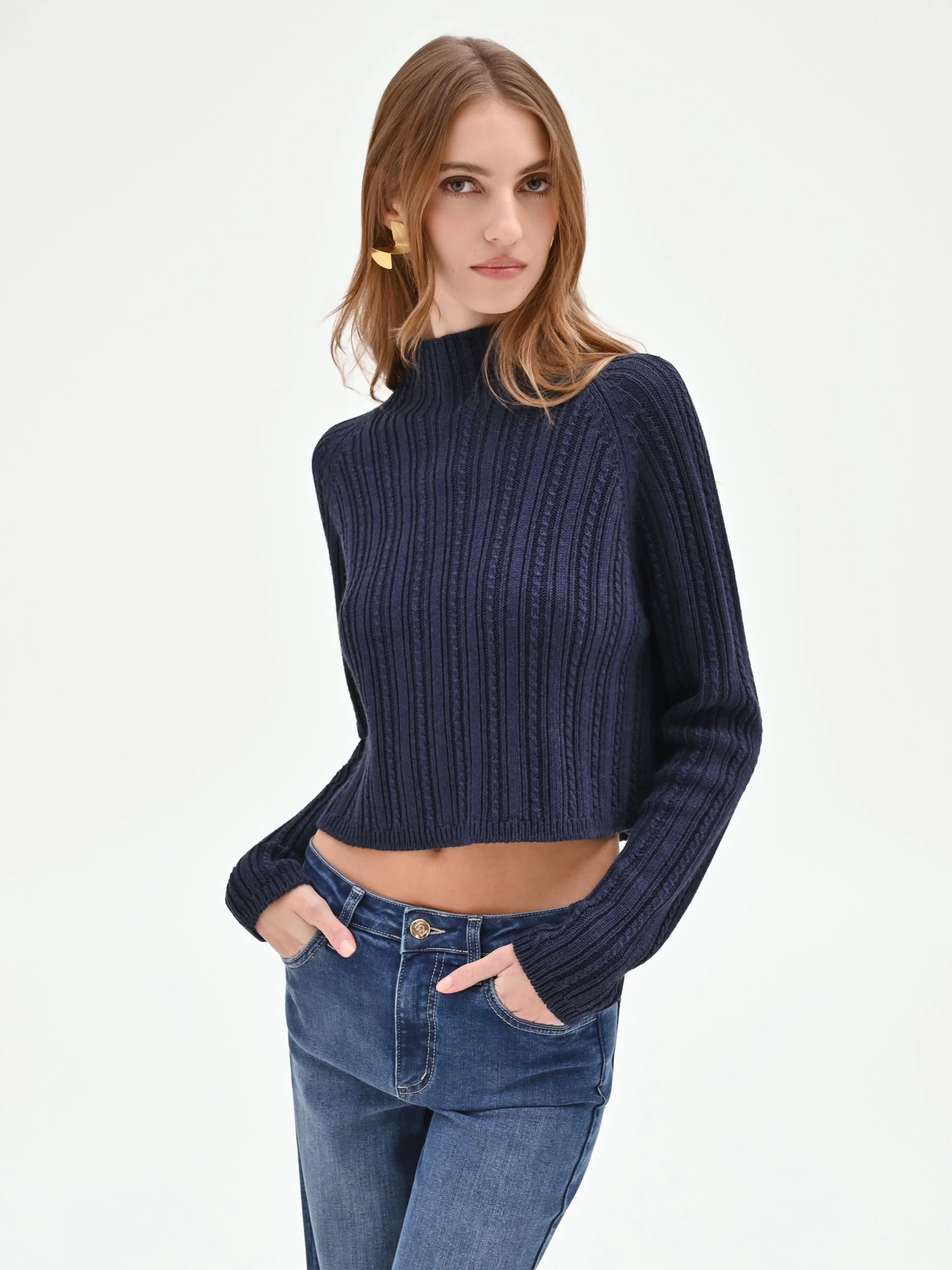 Maglia cropped blu a costine - Image 4