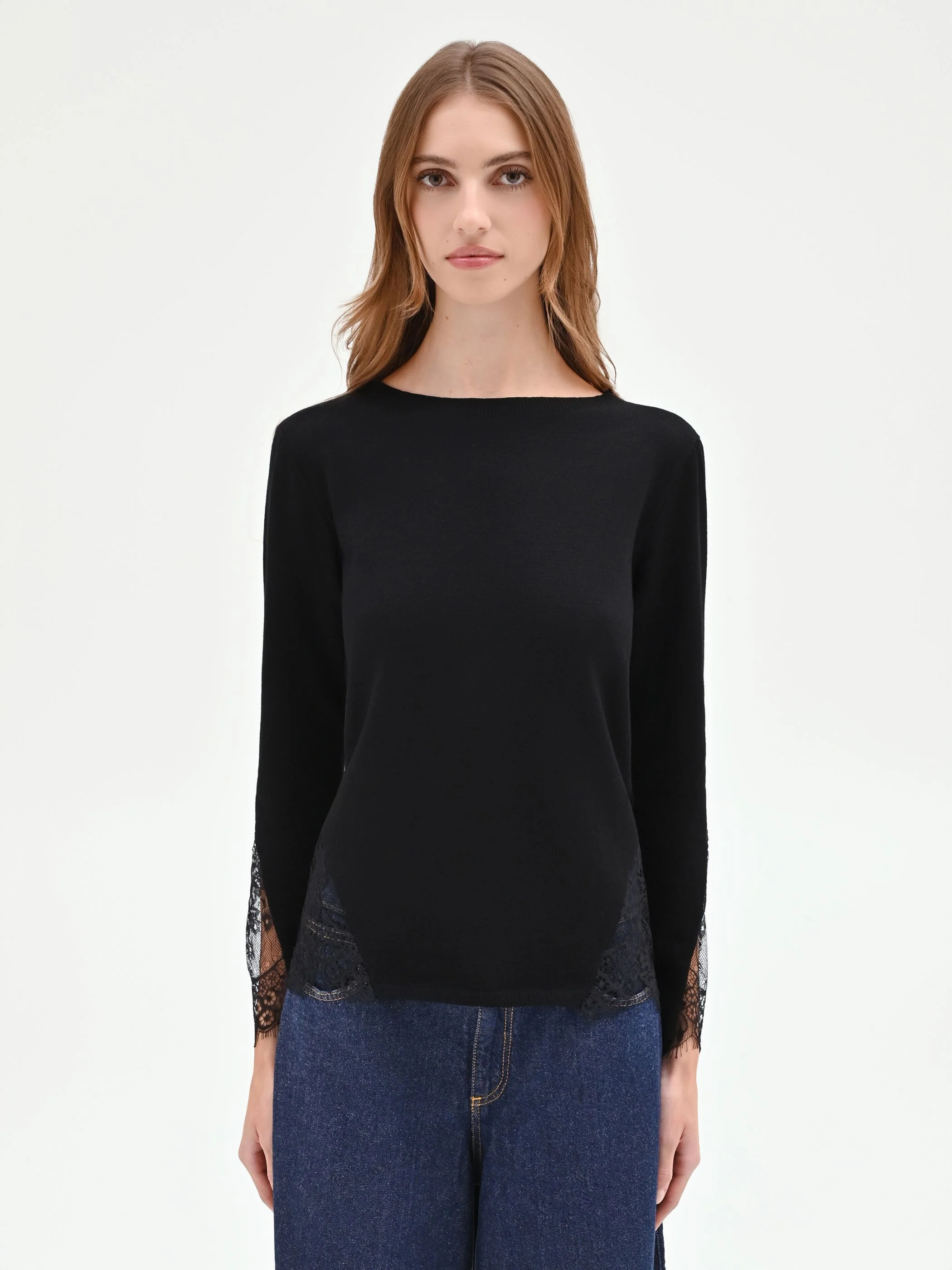 Maglia nera con inserti pizzo
