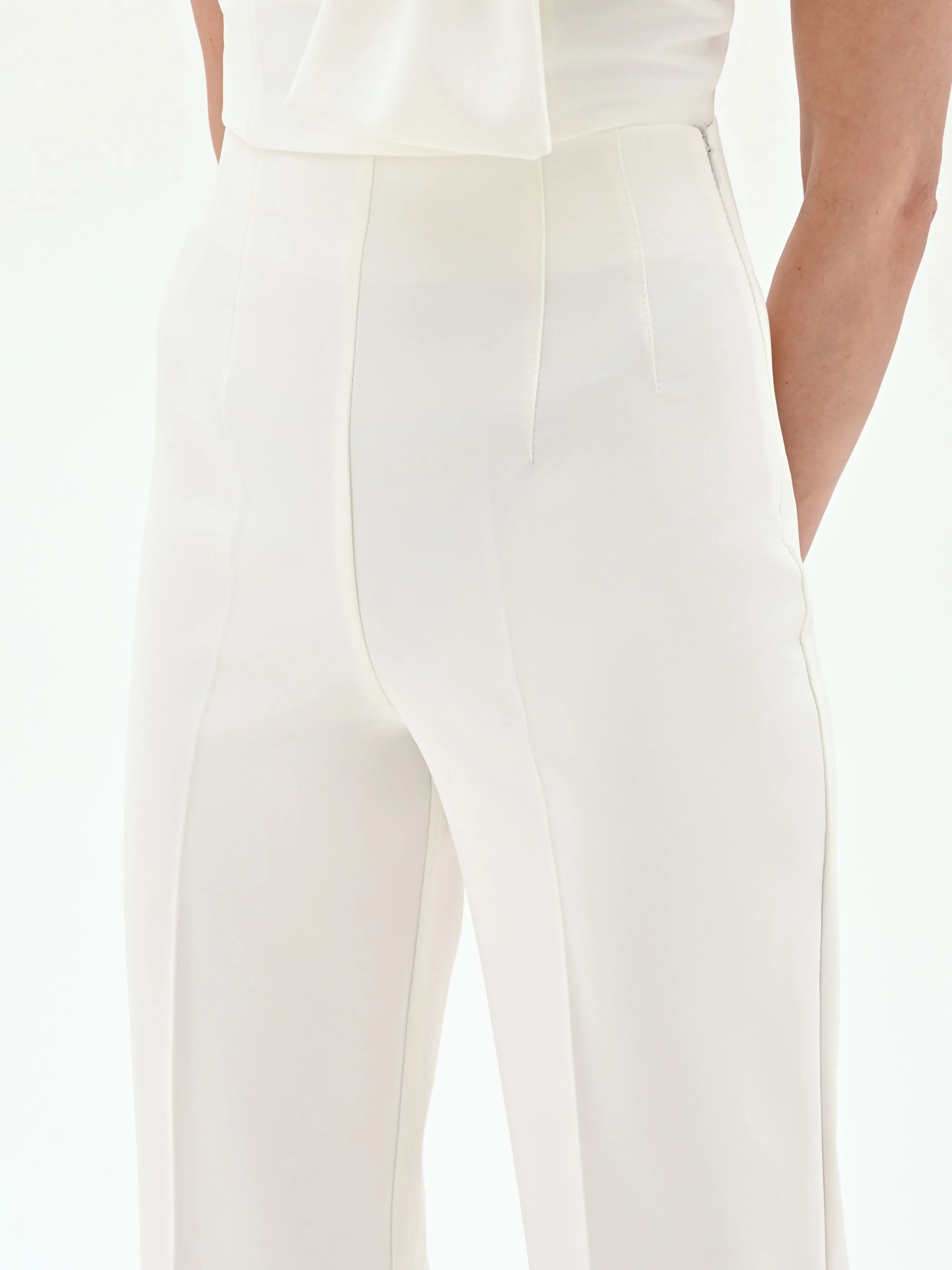 Pantalone a palazzo bianco con piega centrale - Image 3