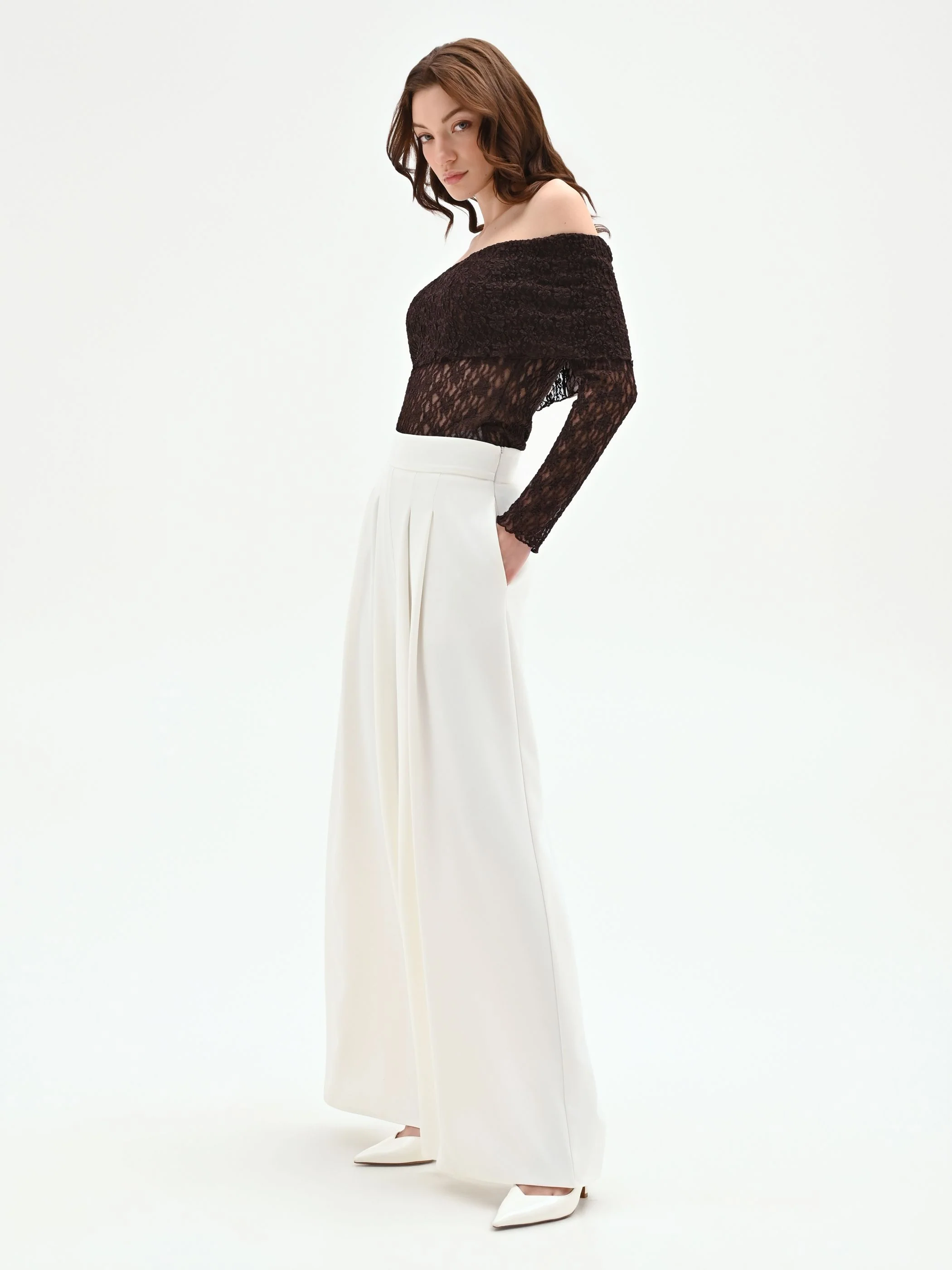 Pantalone a palazzo bianco con pinces in cadi - Image 2