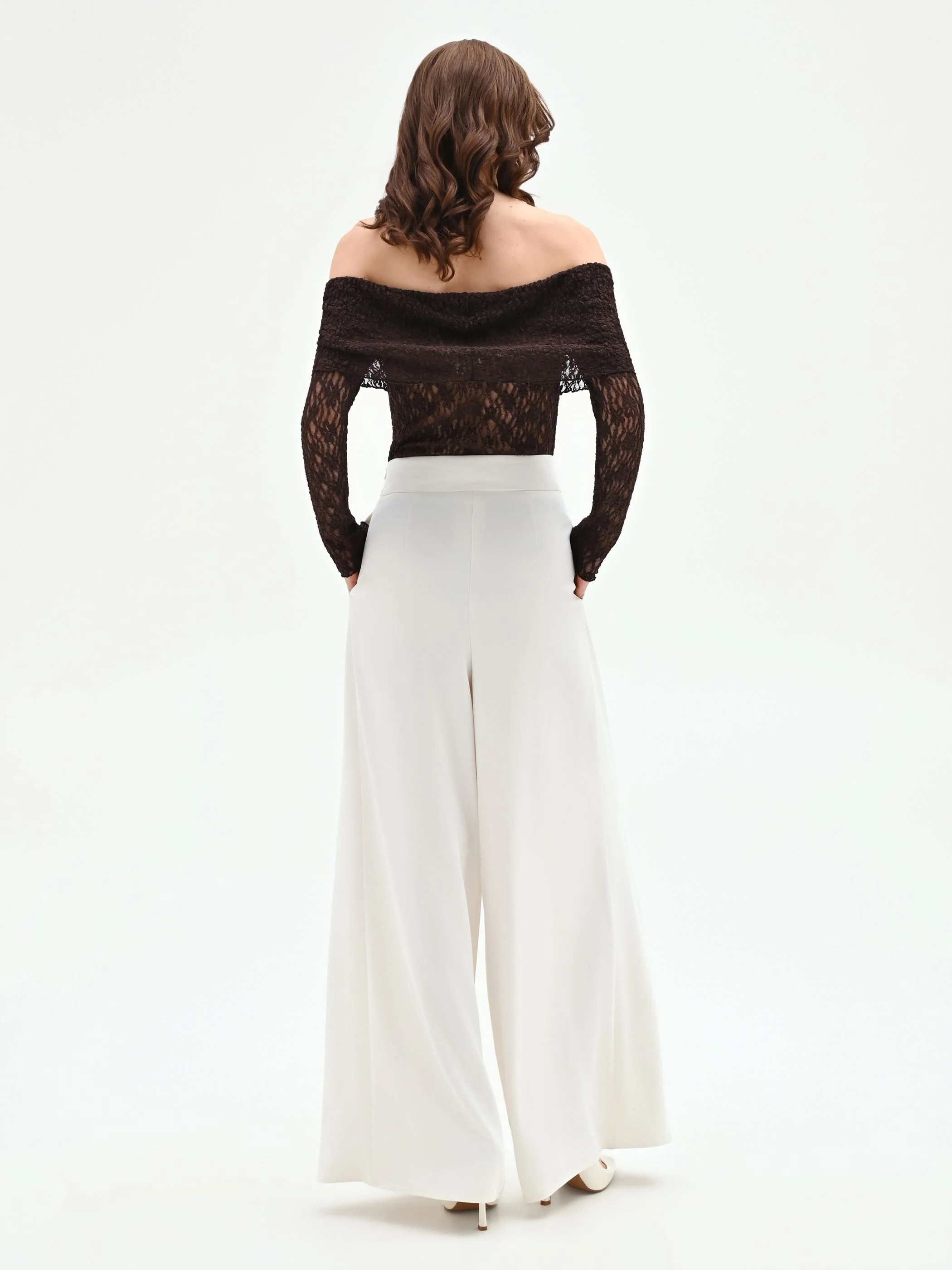 Pantalone a palazzo bianco con pinces in cadi - Image 5