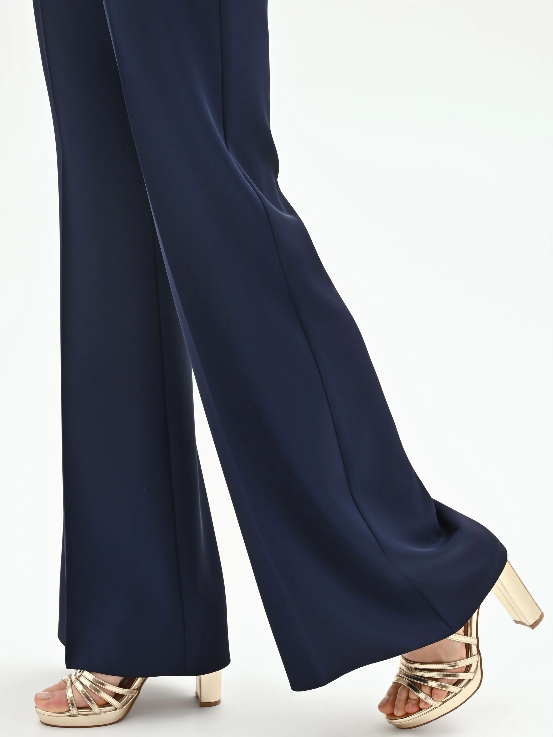 Pantalone a palazzo blu con piega stirata - Image 4