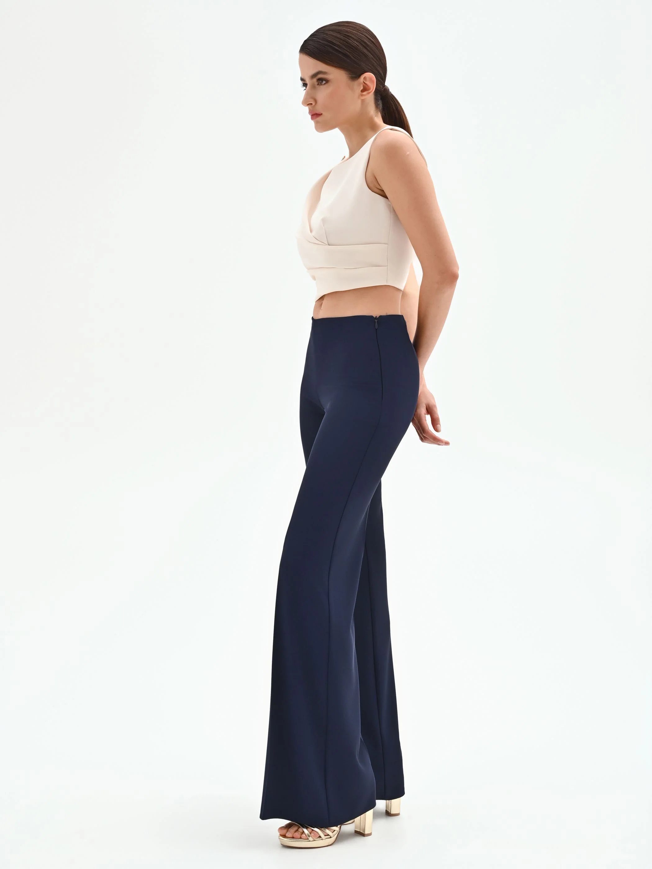 Pantalone a palazzo blu con piega stirata - Image 5