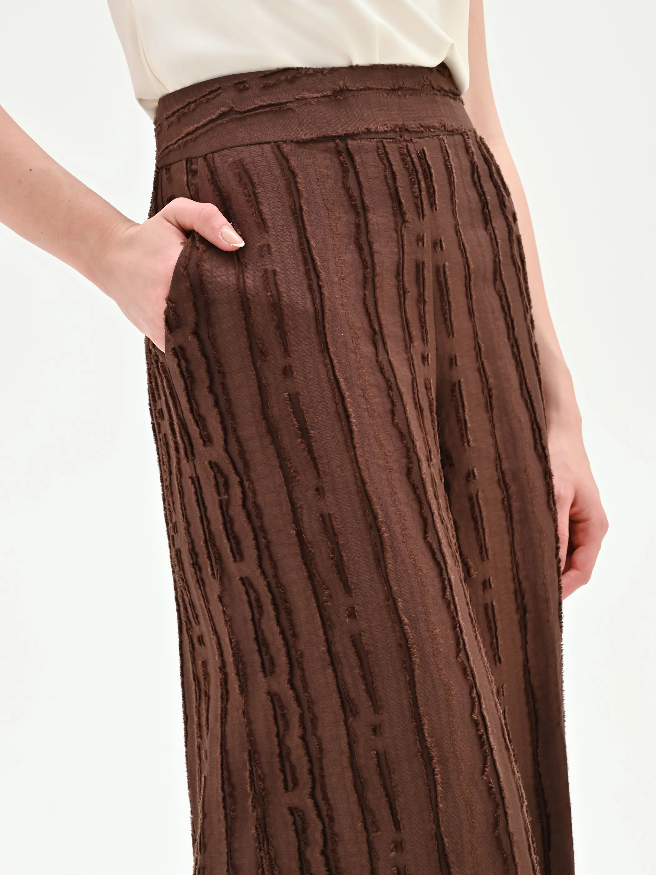 Pantalone a palazzo cioccolato in jacquard - Image 5