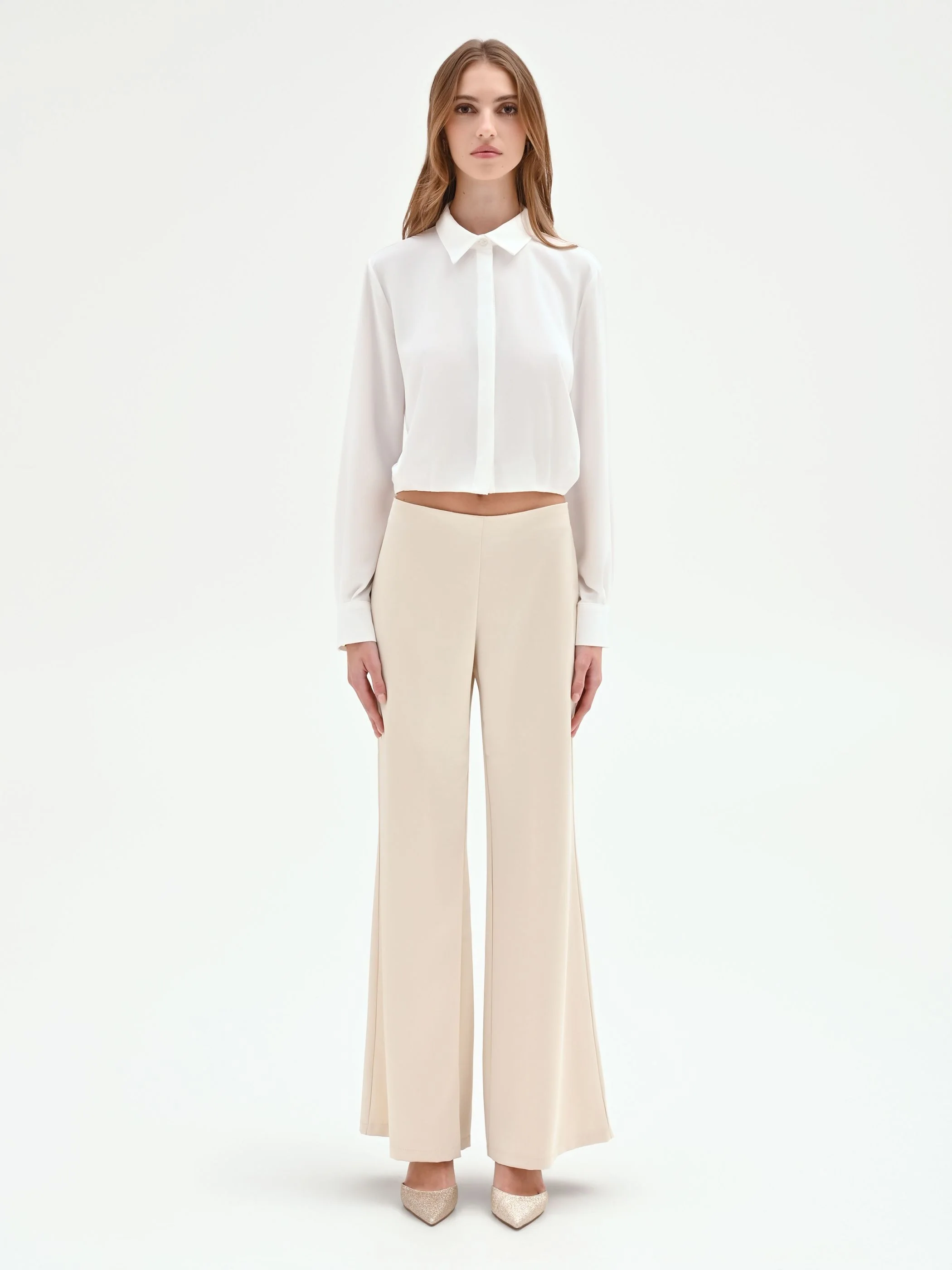 Pantalone a palazzo in raso beige chiaro