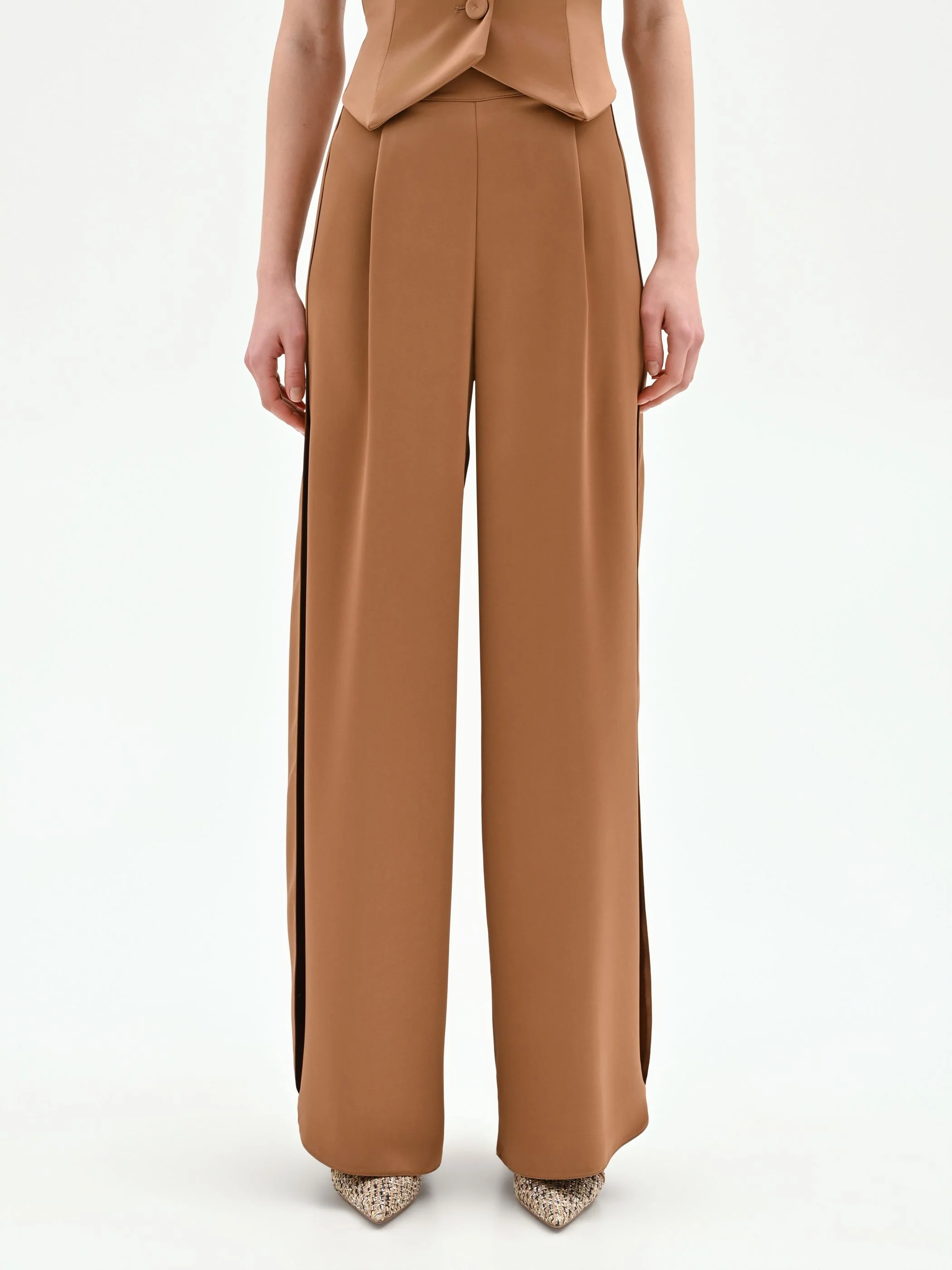 Pantalone a palazzo marrone bronzo con pinces - Image 3