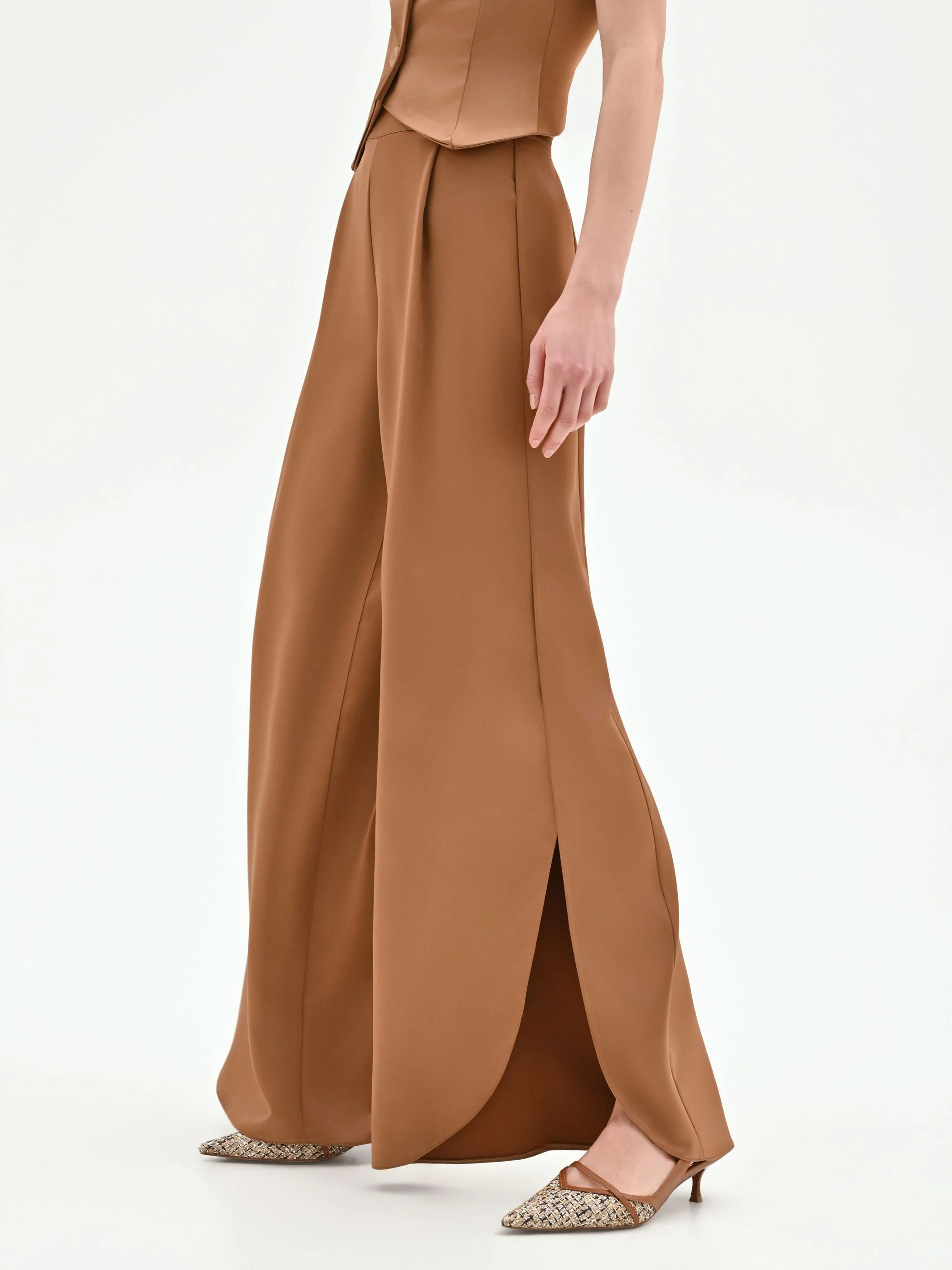 Pantalone a palazzo marrone bronzo con pinces - Image 5