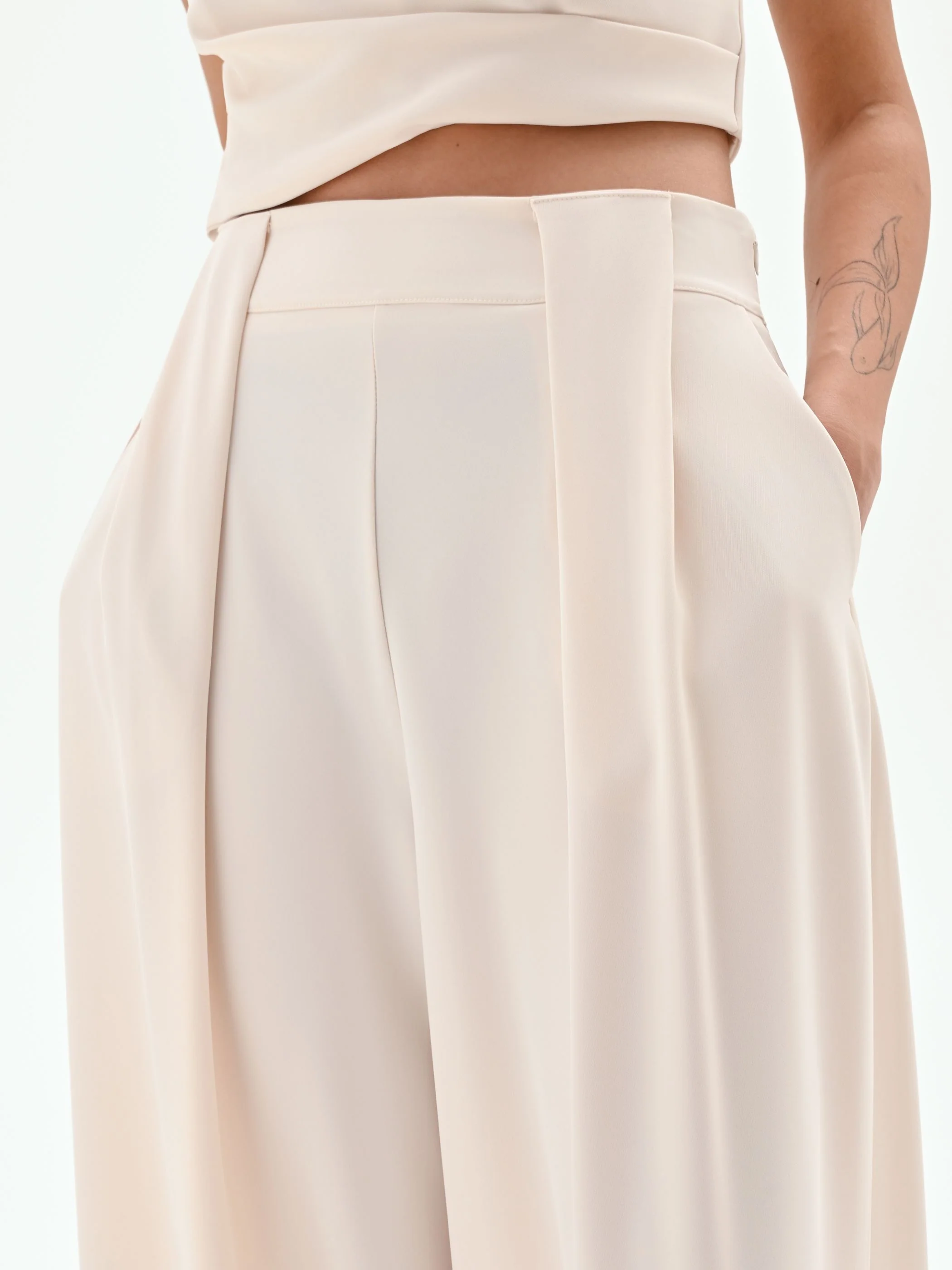 Pantalone a palazzo panna bianco con pieghe - Image 4