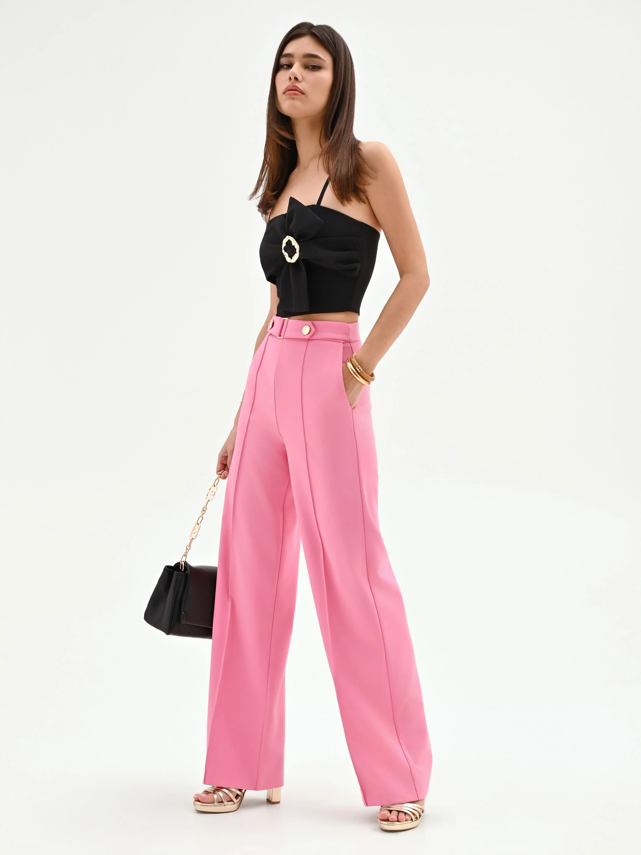 Pantalone a palazzo rosa con cintura gioiello - Image 6