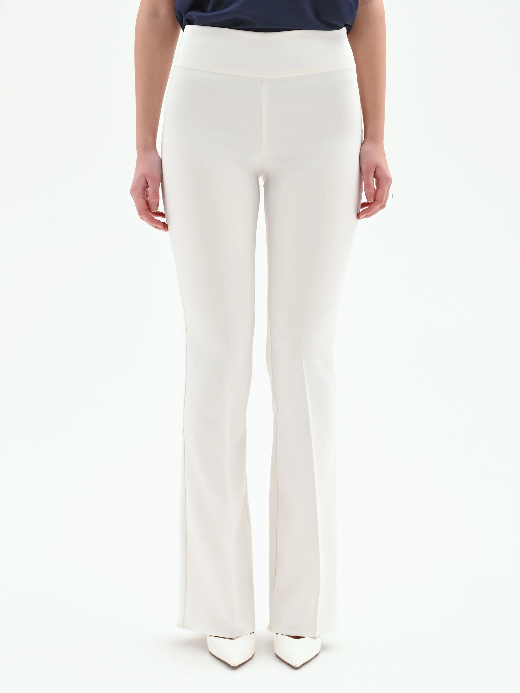 Pantalone a zampa bianco in tessuto tecnico - Image 2