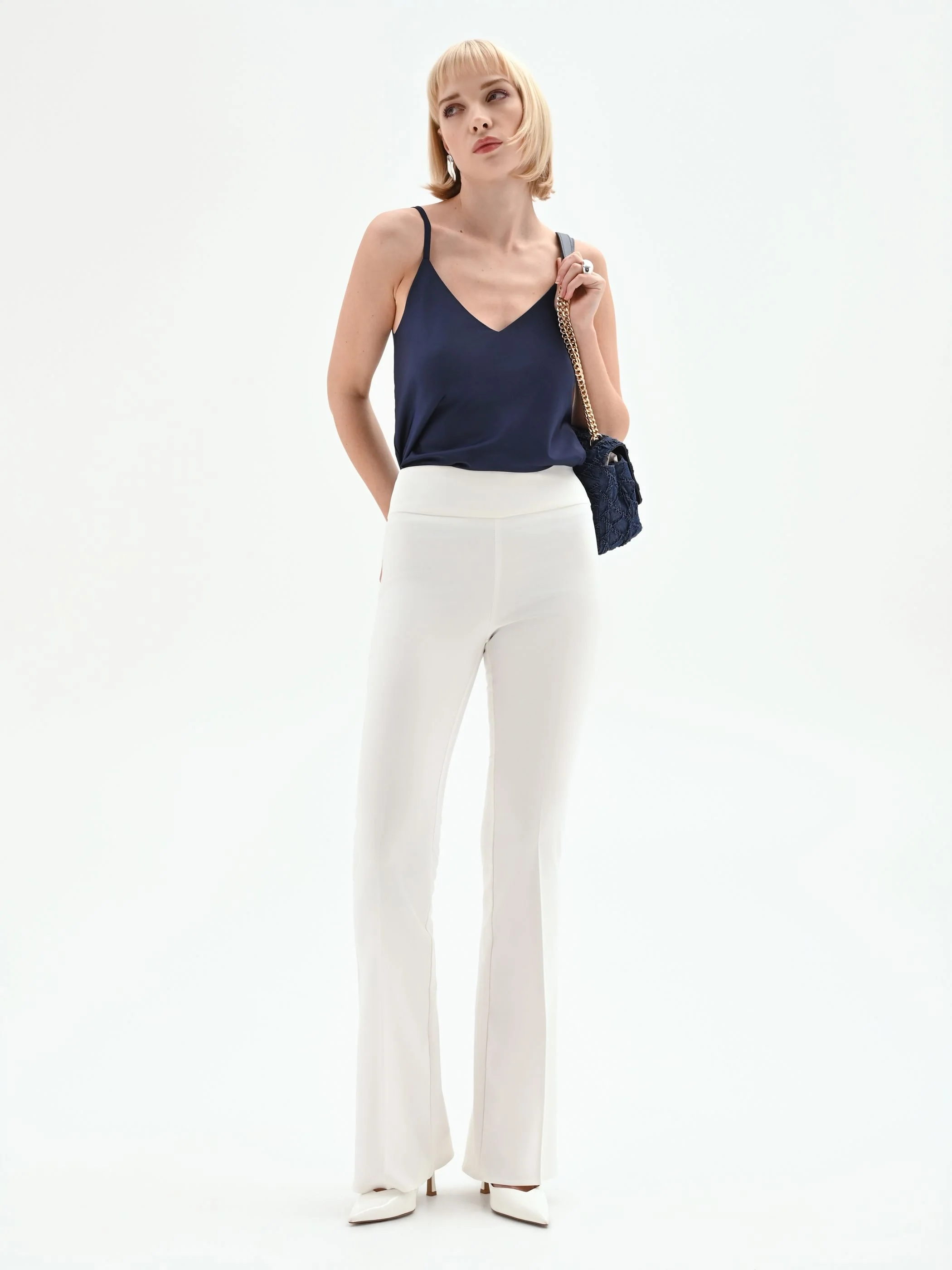 Pantalone a zampa bianco in tessuto tecnico - Image 6