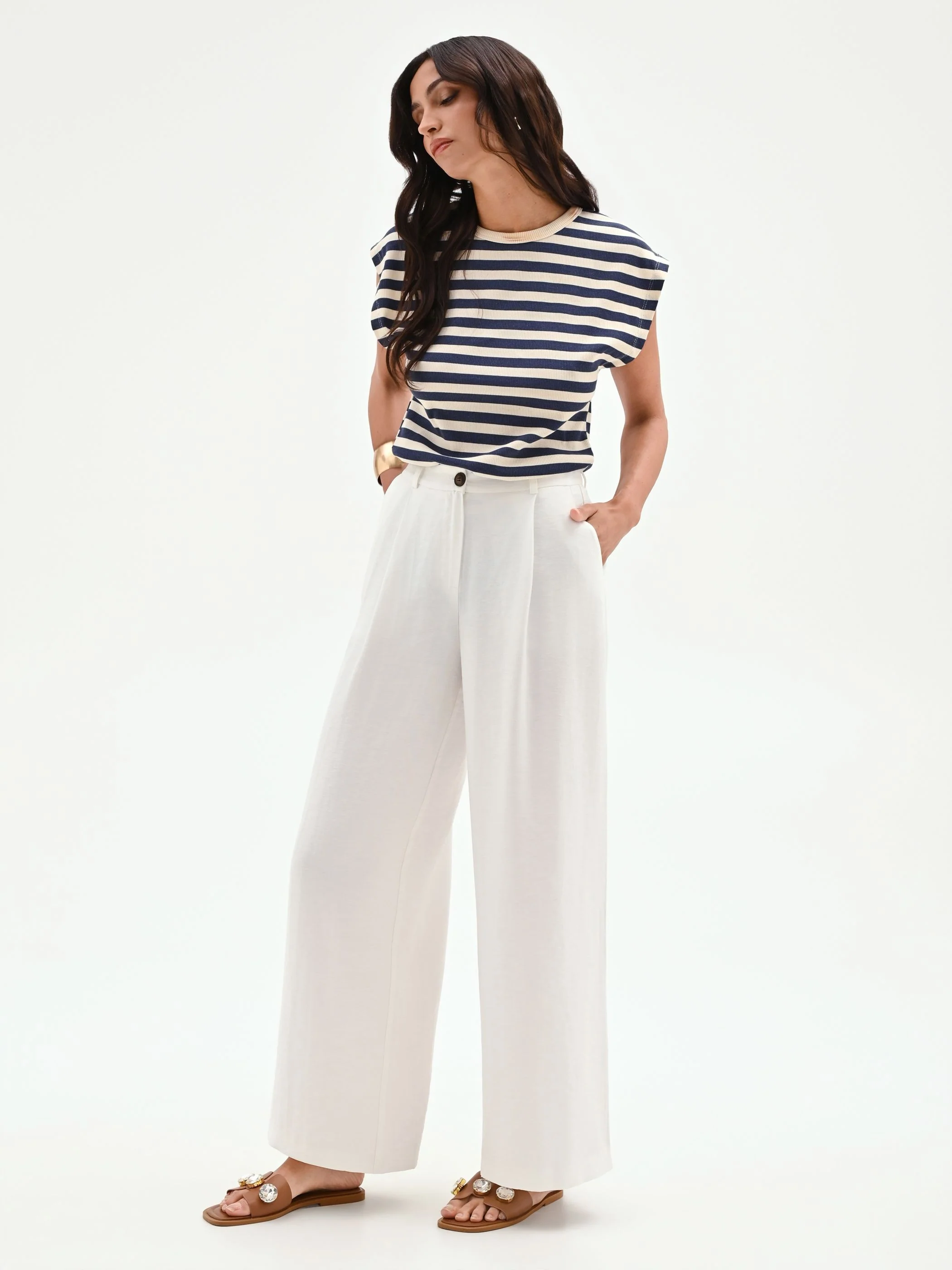 Pantalone bianco a palazzo con pinces - Image 5