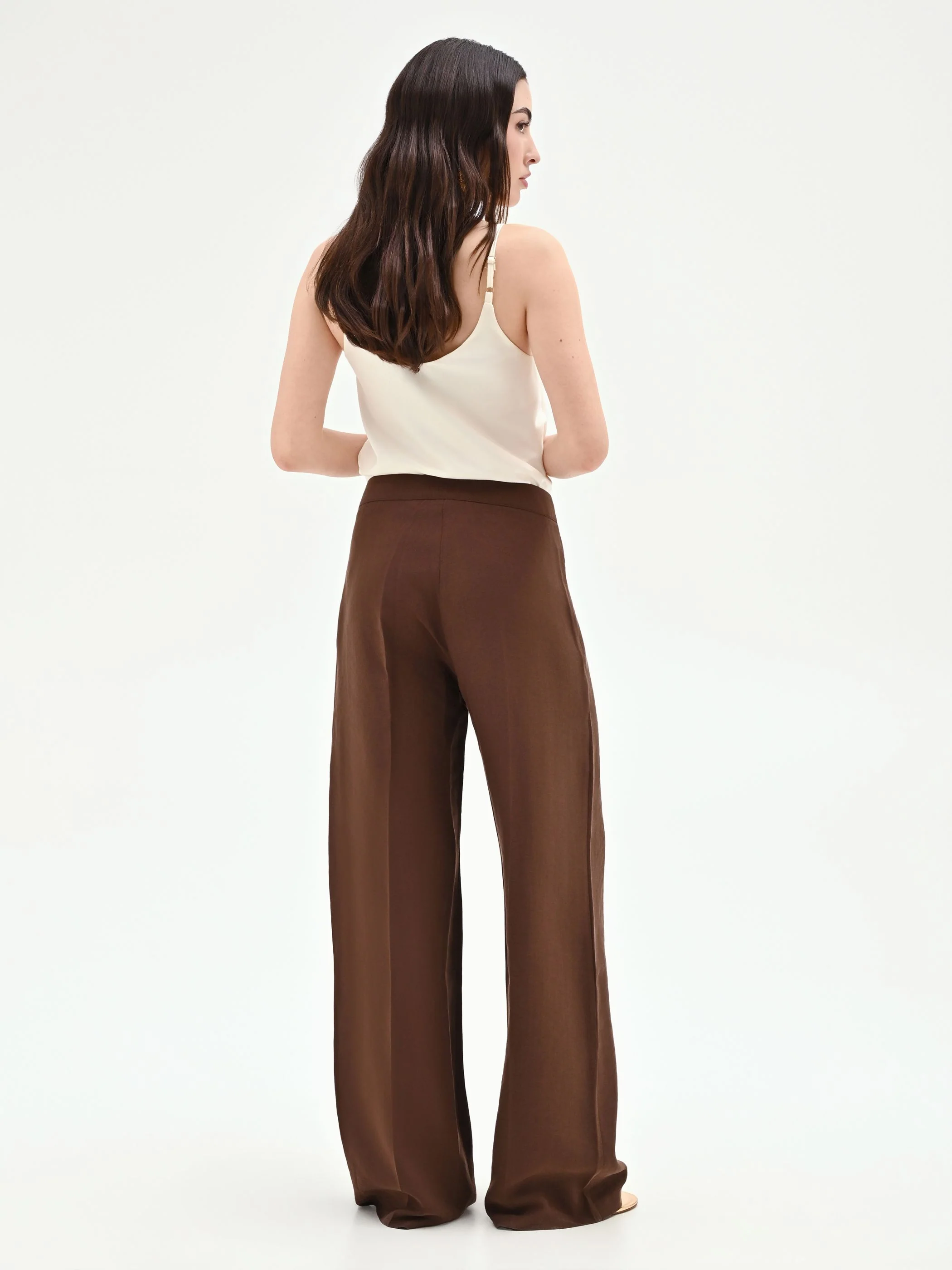 Pantalone cioccolato a palazzo con pinces - Image 2