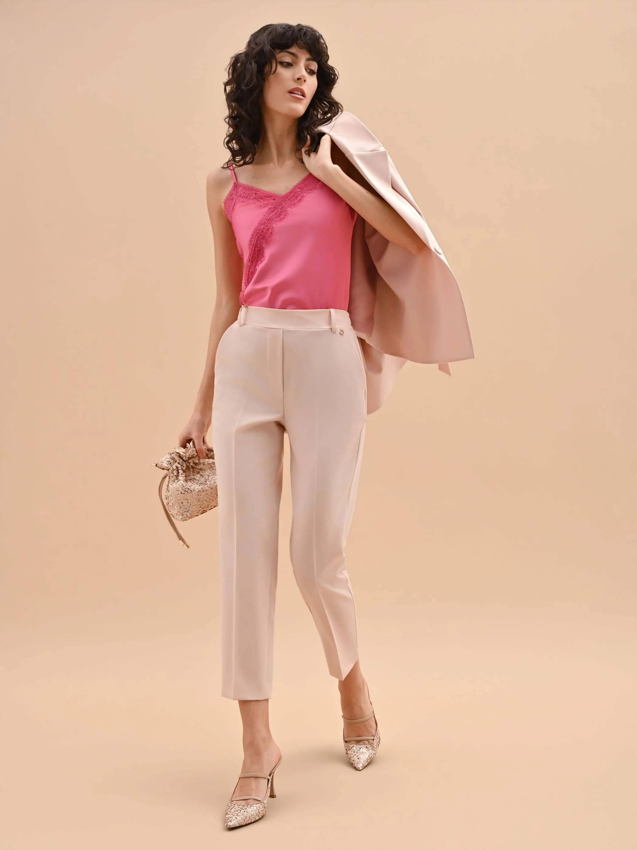 Pantalone cropped rosa con piega centrale - Image 6