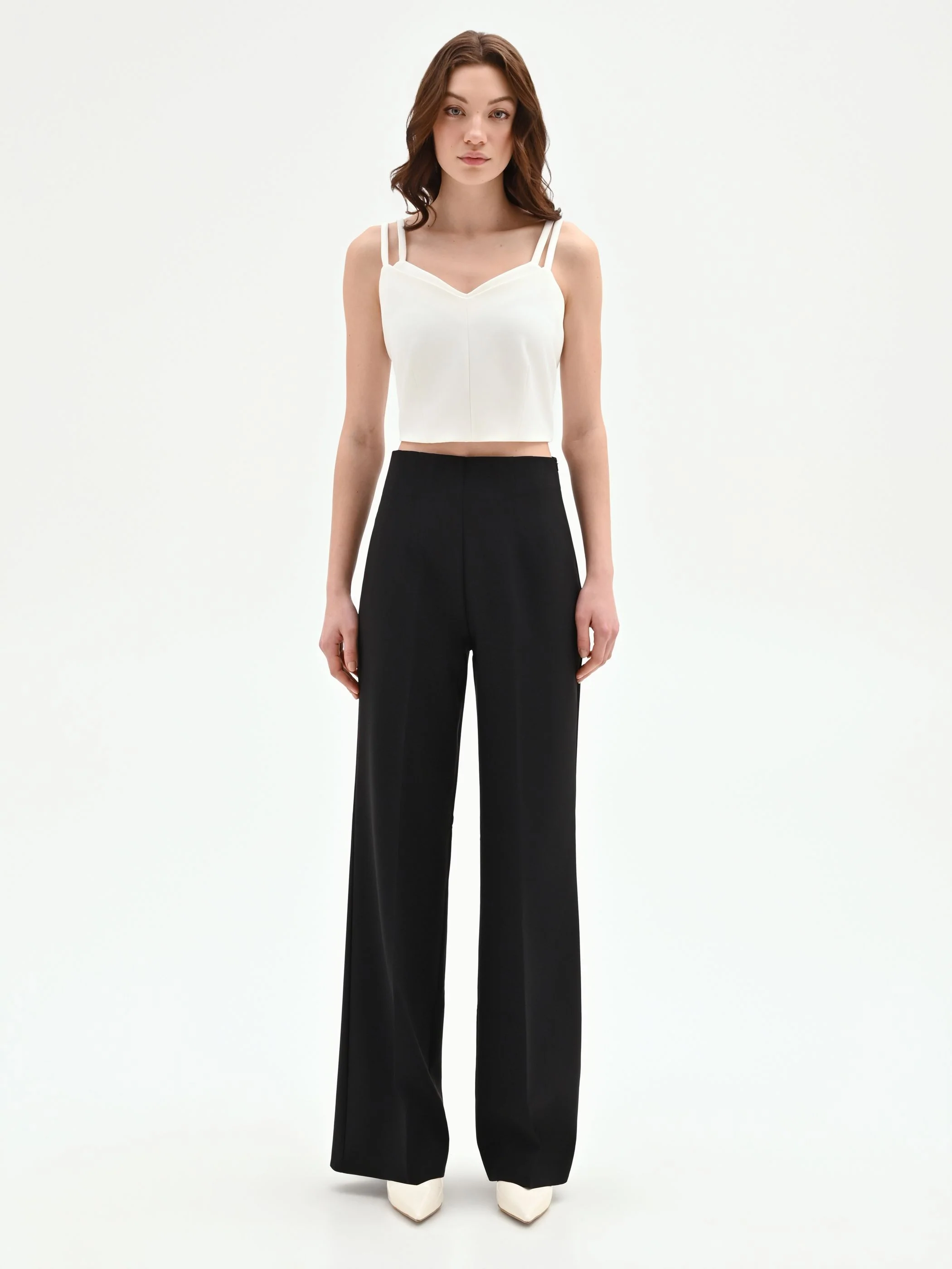 Pantalone nero a gamba larga