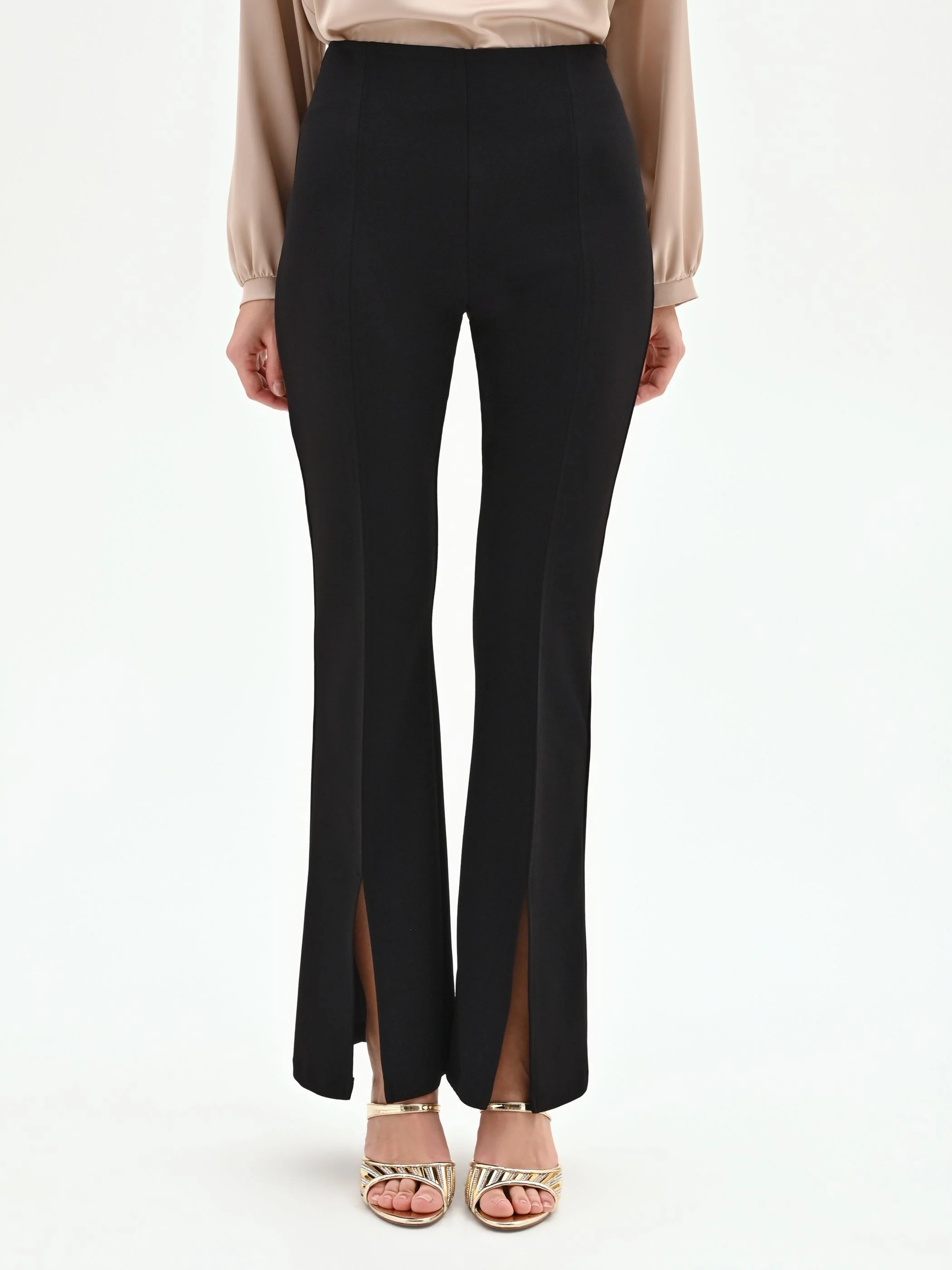 Pantalone nero flared con spacco frontale - Image 2