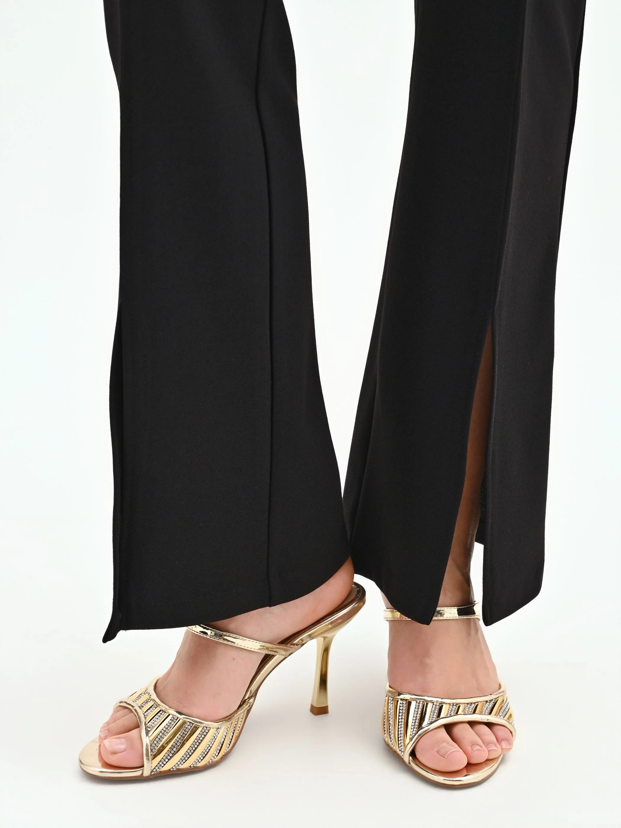 Pantalone nero flared con spacco frontale - Image 3