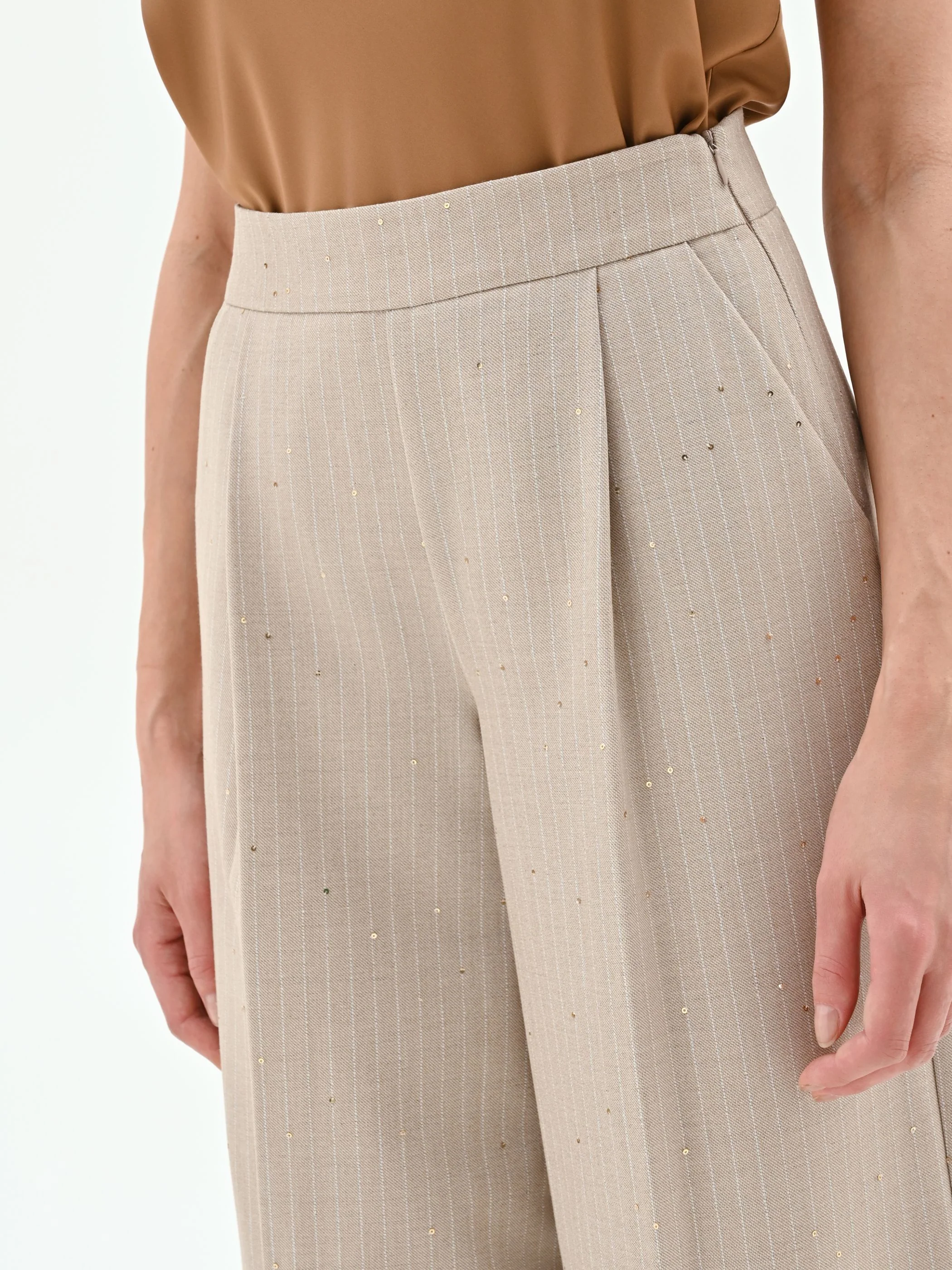 Pantalone palazzo beige gessato con punti luce - Image 4