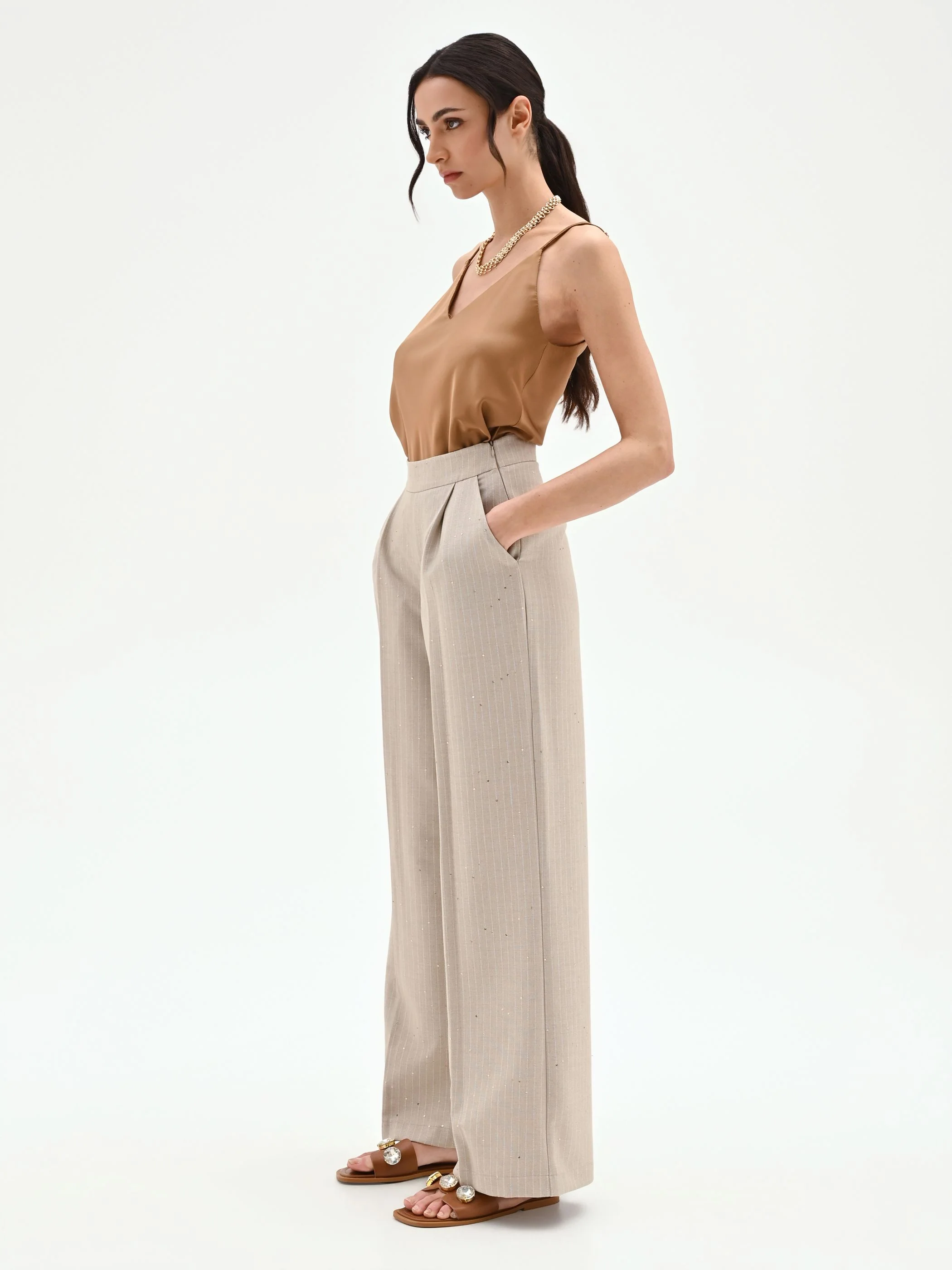 Pantalone palazzo beige gessato con punti luce - Image 5