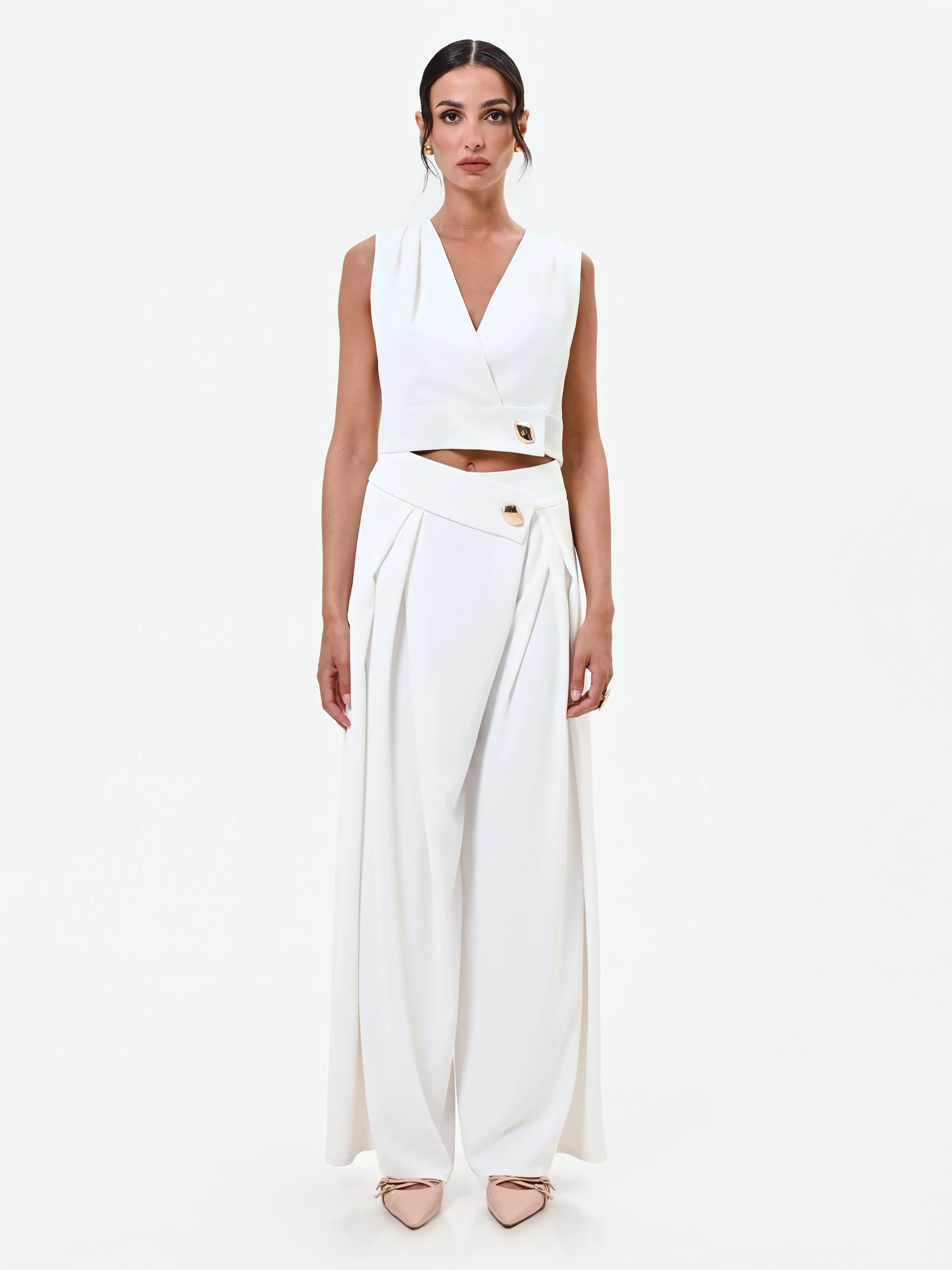 Pantalone palazzo bianco con bottone design - Image 5