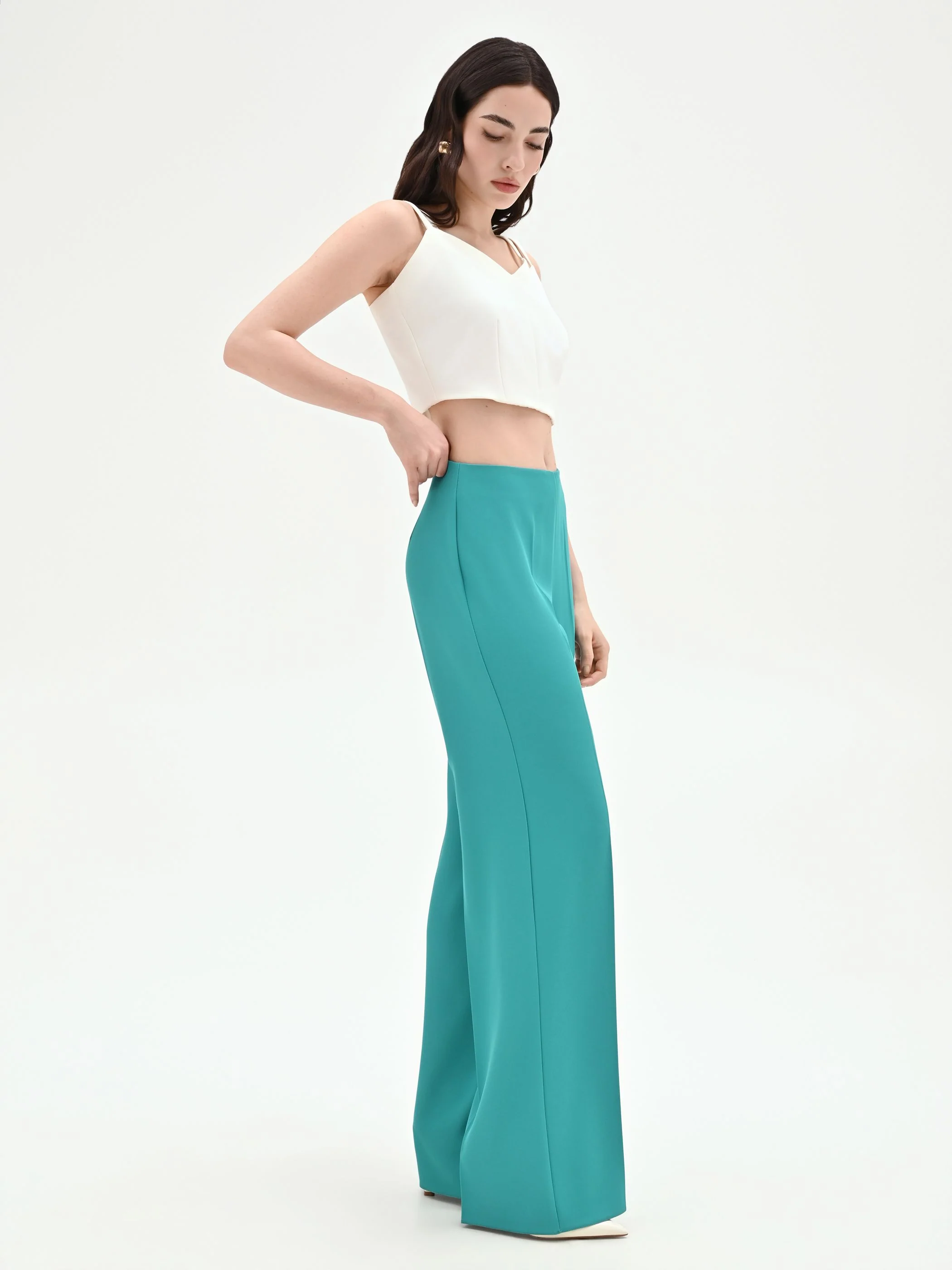 Pantalone palazzo turchese azzurro dalla linea fluida - Image 5