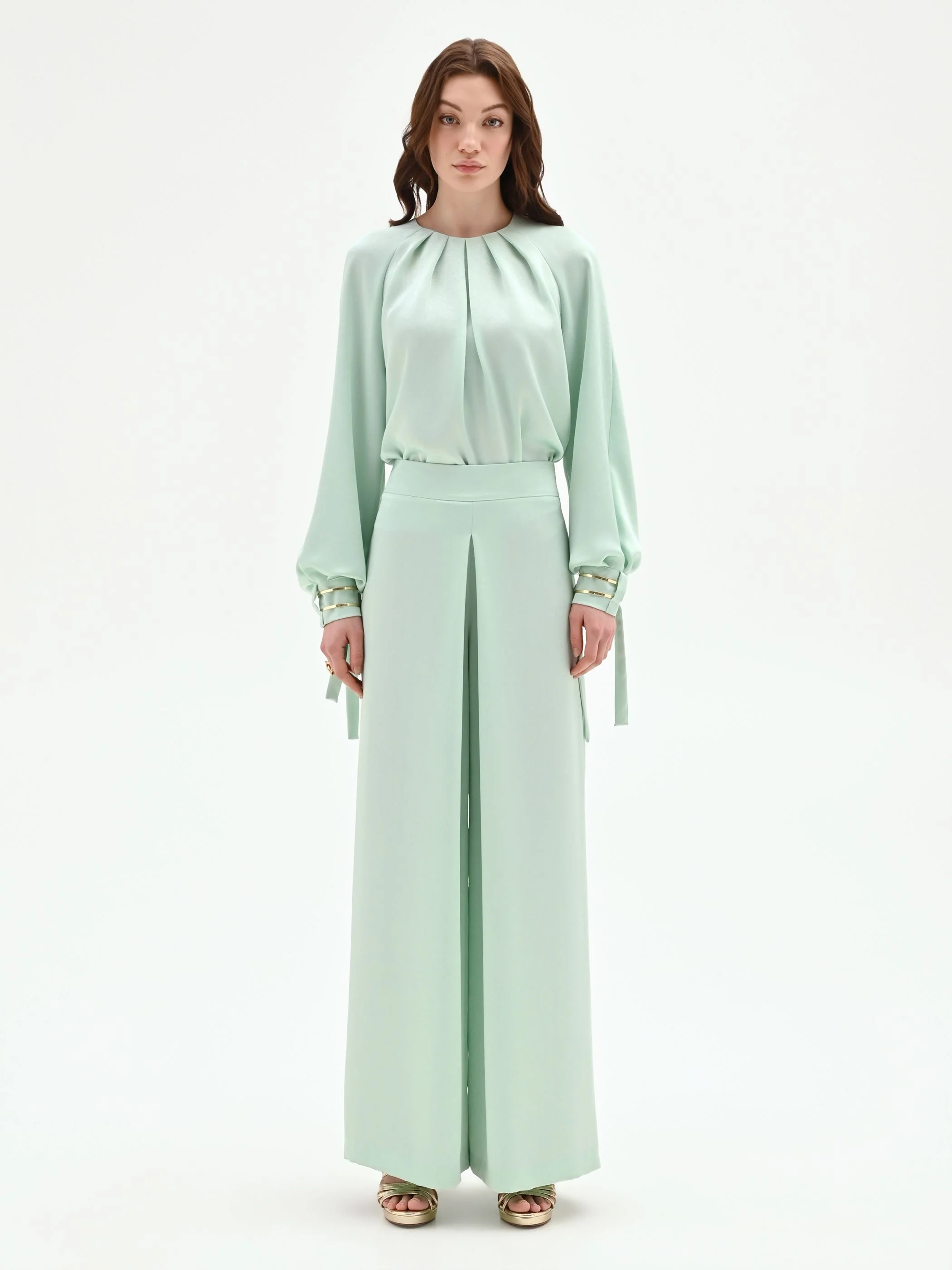 Pantalone palazzo verde menta con spacco frontale - Image 3