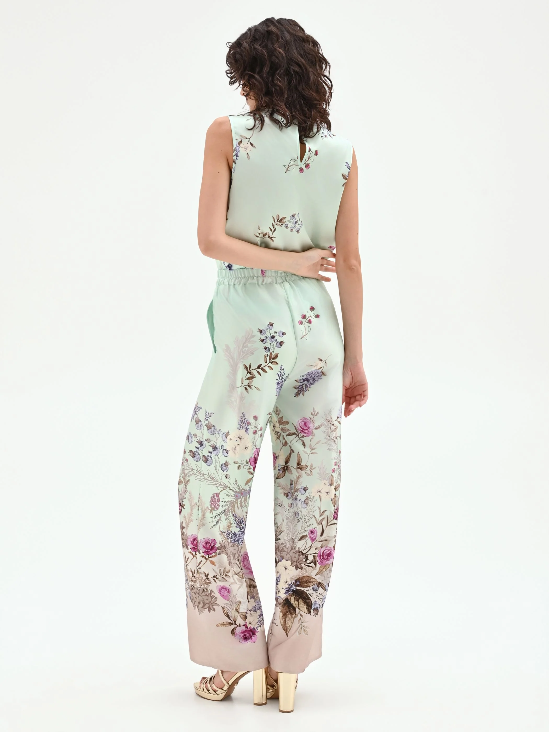 Pantalone palazzo verde menta in raso con stampa botanica - Image 3