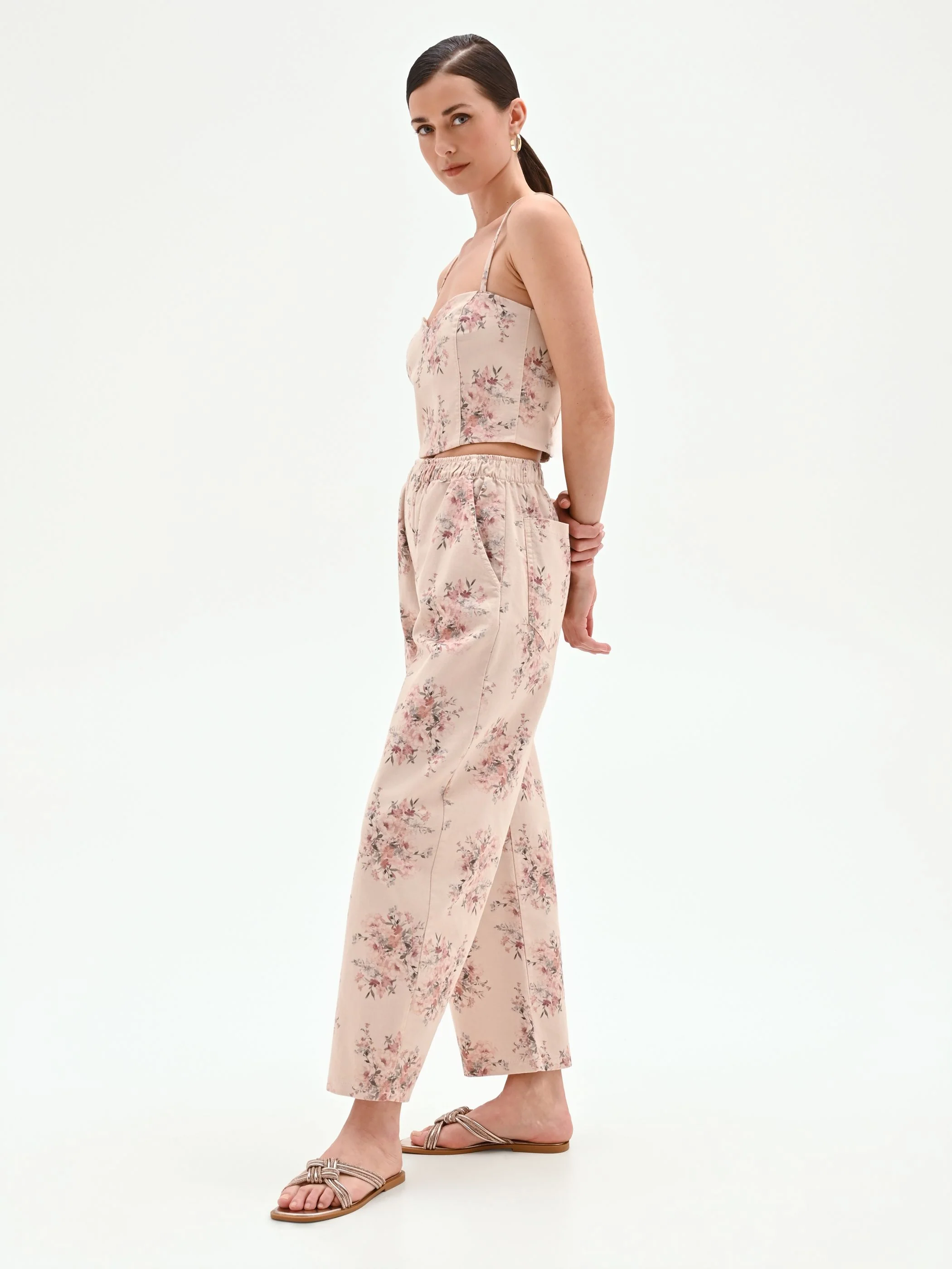 Pantalone rosa in denim stampa floreale - Image 3