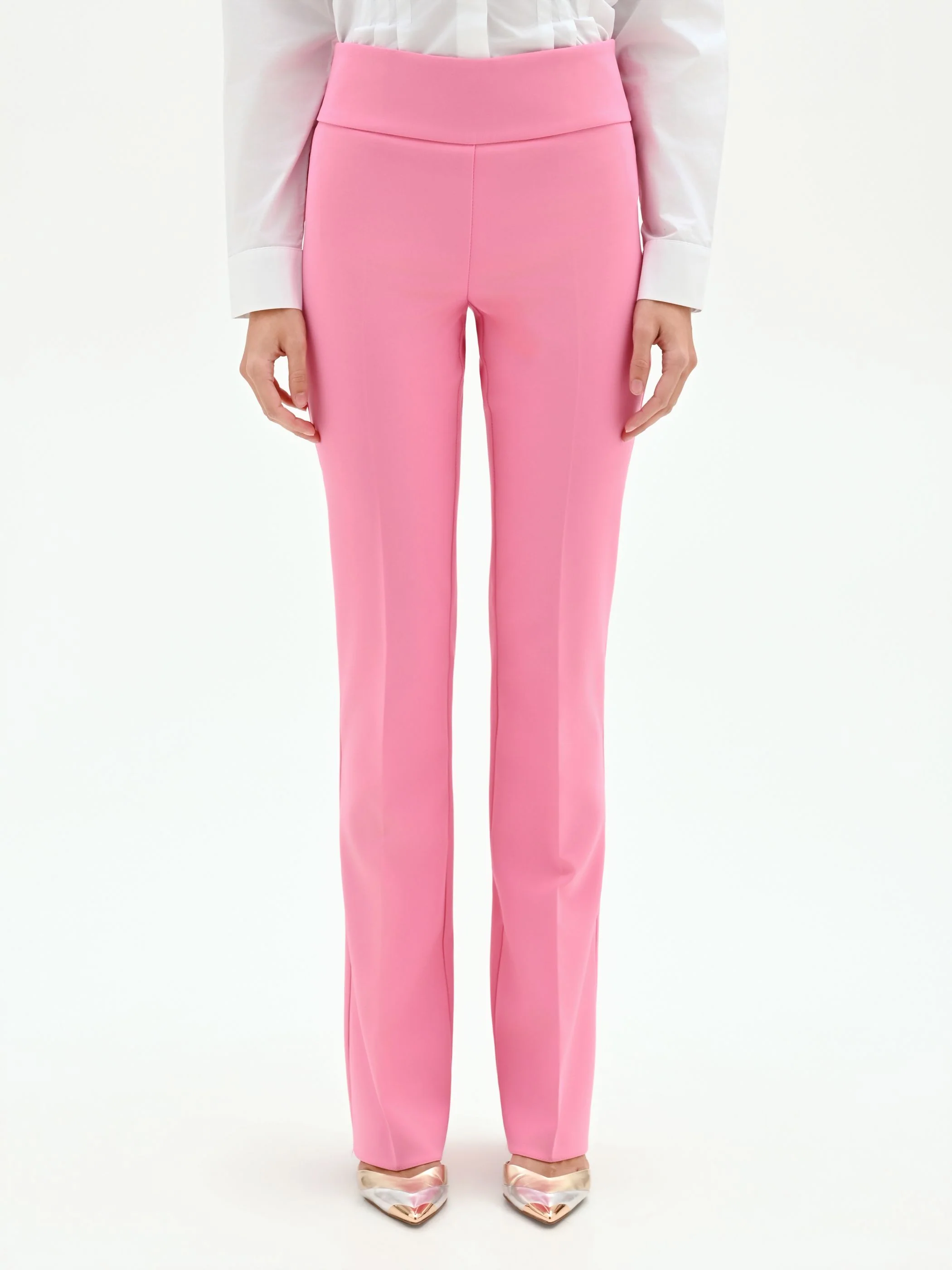 Pantalone rosa mid flared a vita alta con piega stirata
