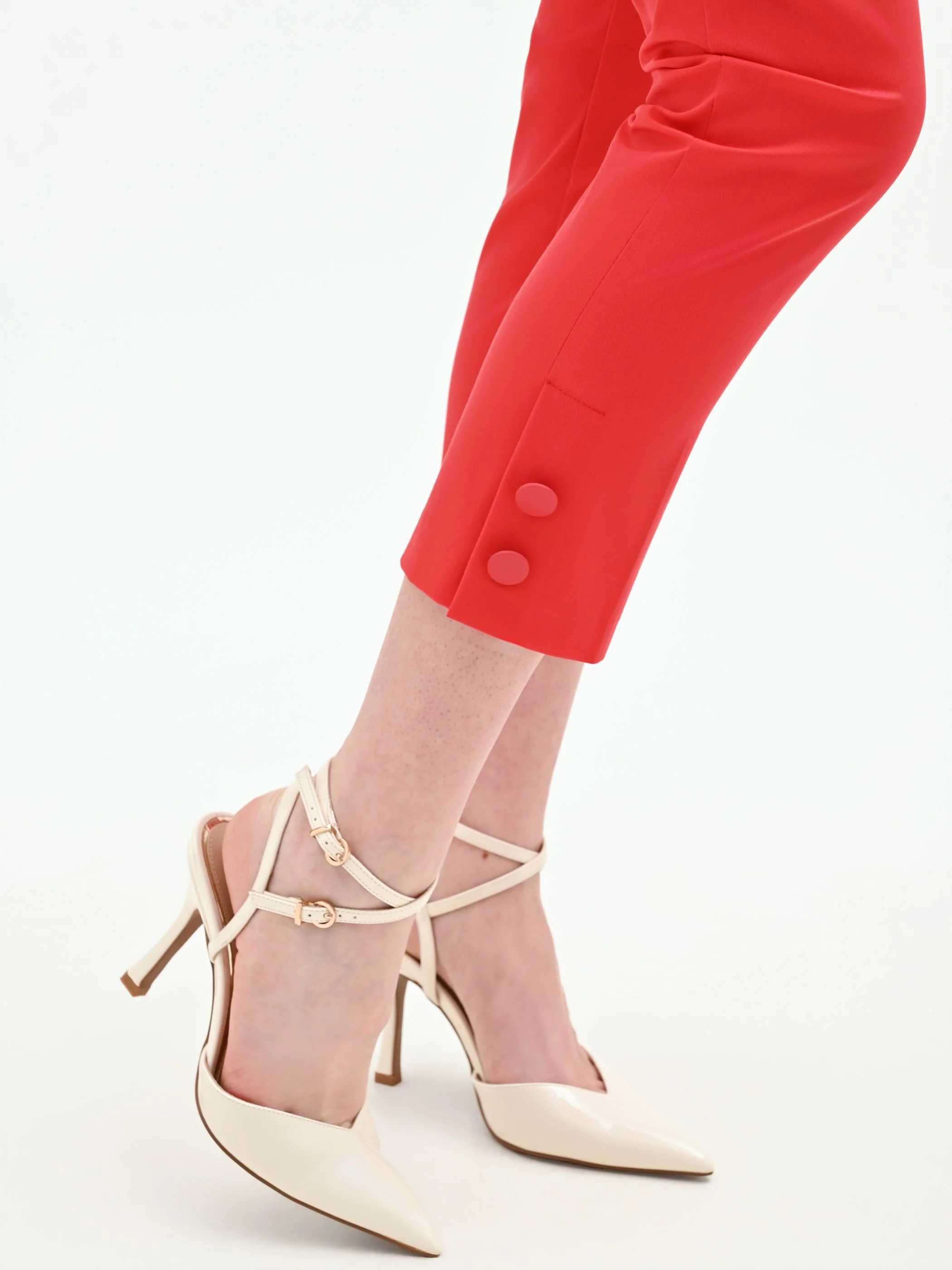 Pantalone rosso fragola con bottoni sul fondo - Image 3