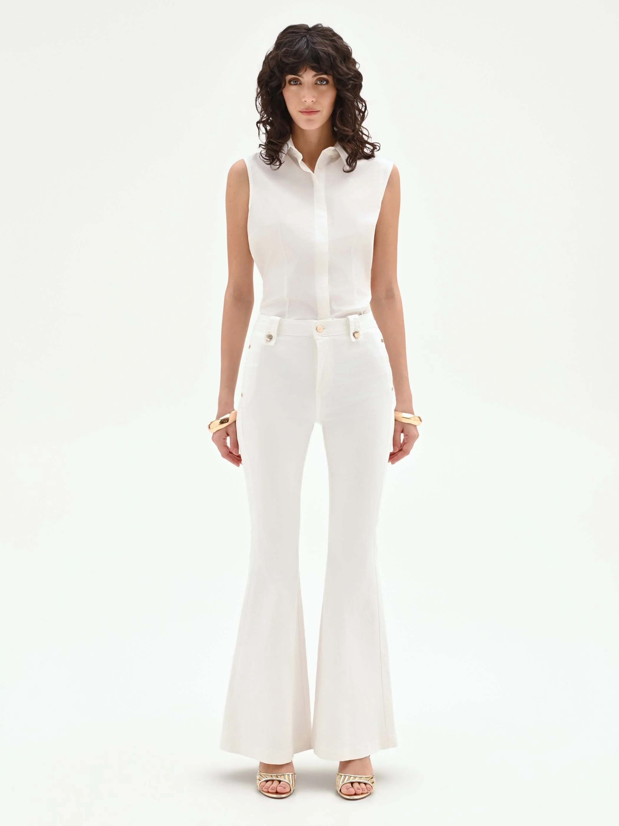 Pantaloni jeans bianchi a vita alta e zampa - Image 4