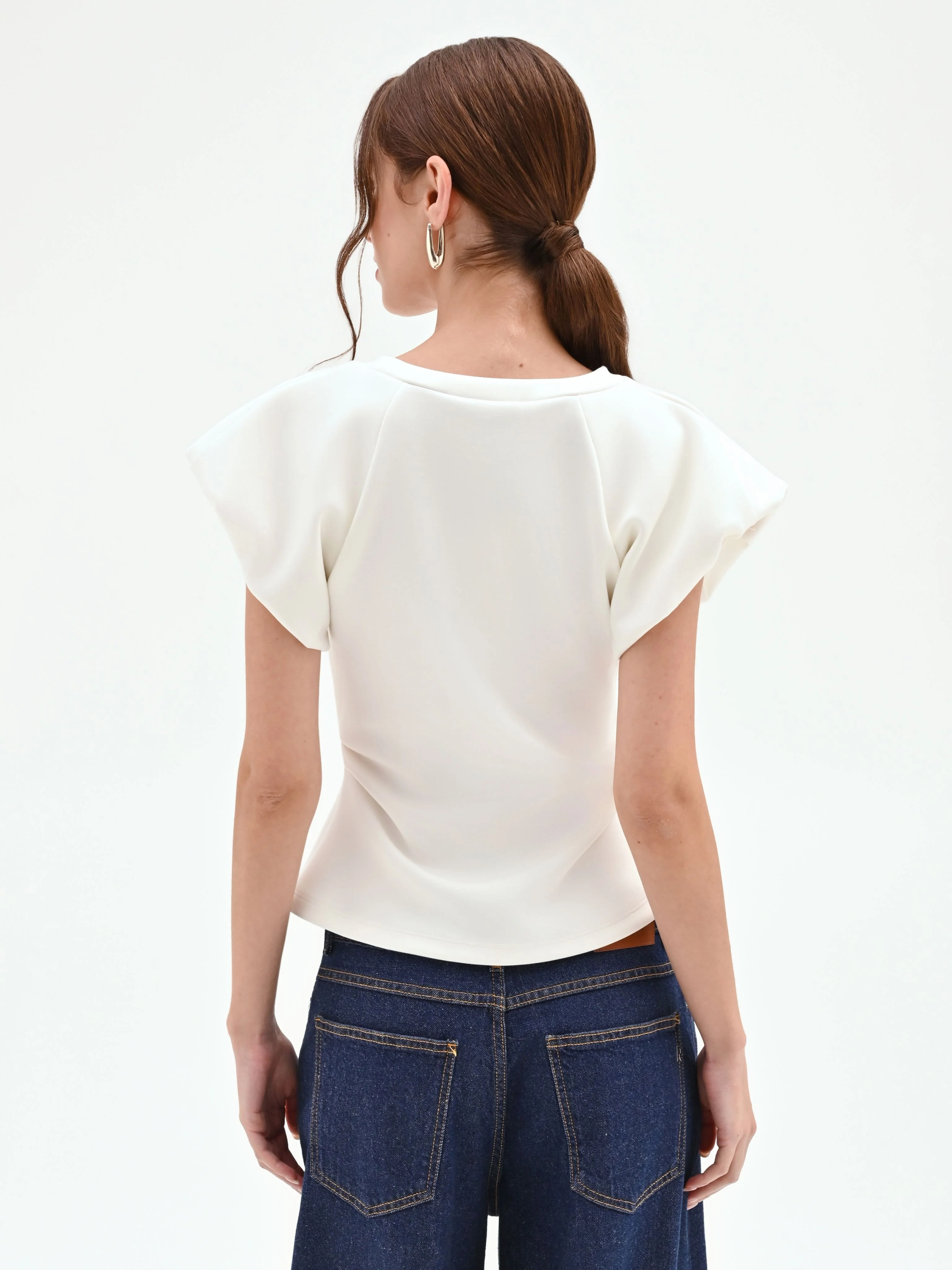 T-shirt panna bianco con maniche strutturate - Image 3