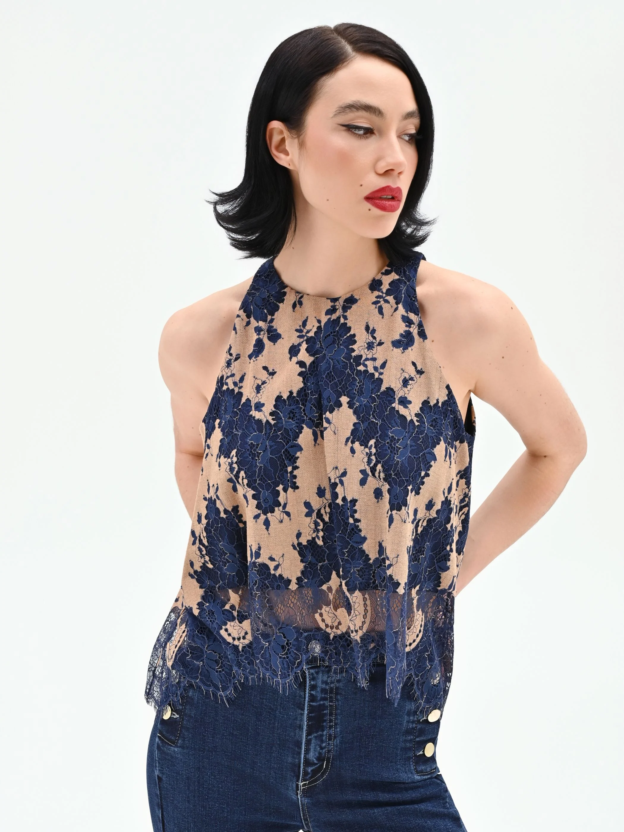 Top blu in pizzo macramè bicolore - Image 5