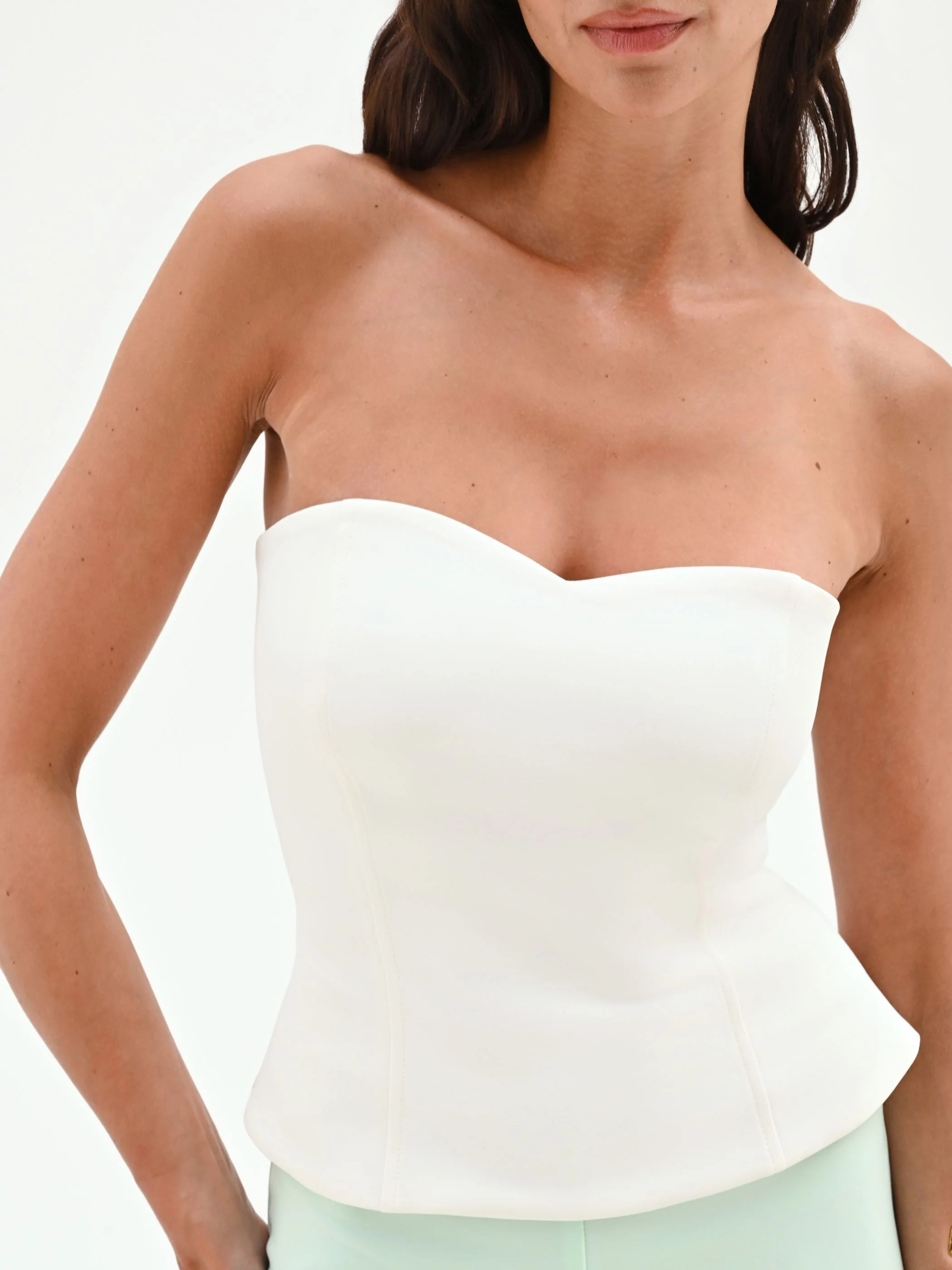 Top bustier bianco con scollo a cuore - Image 4