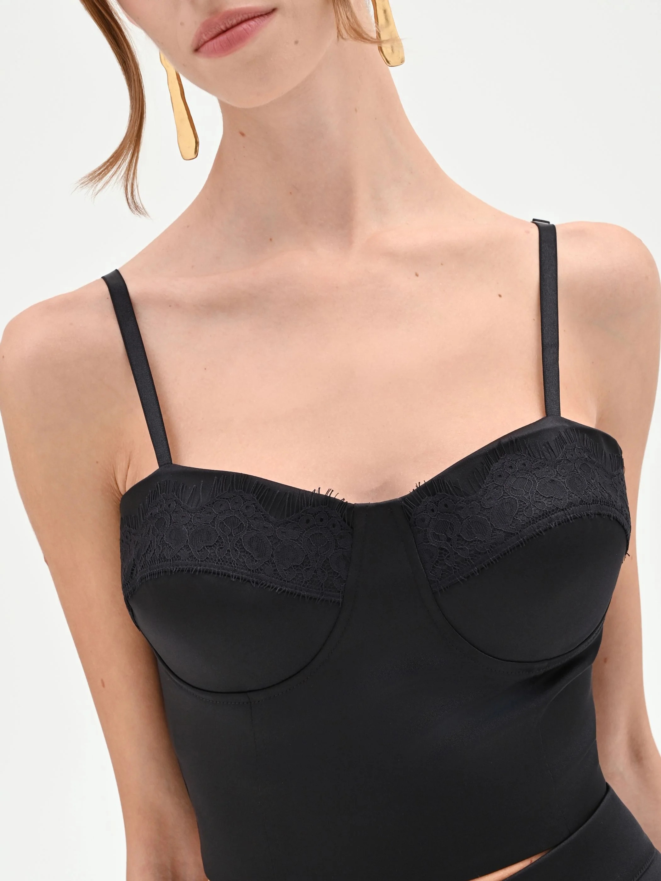 Top bustier nero con profili in pizzo - Image 4