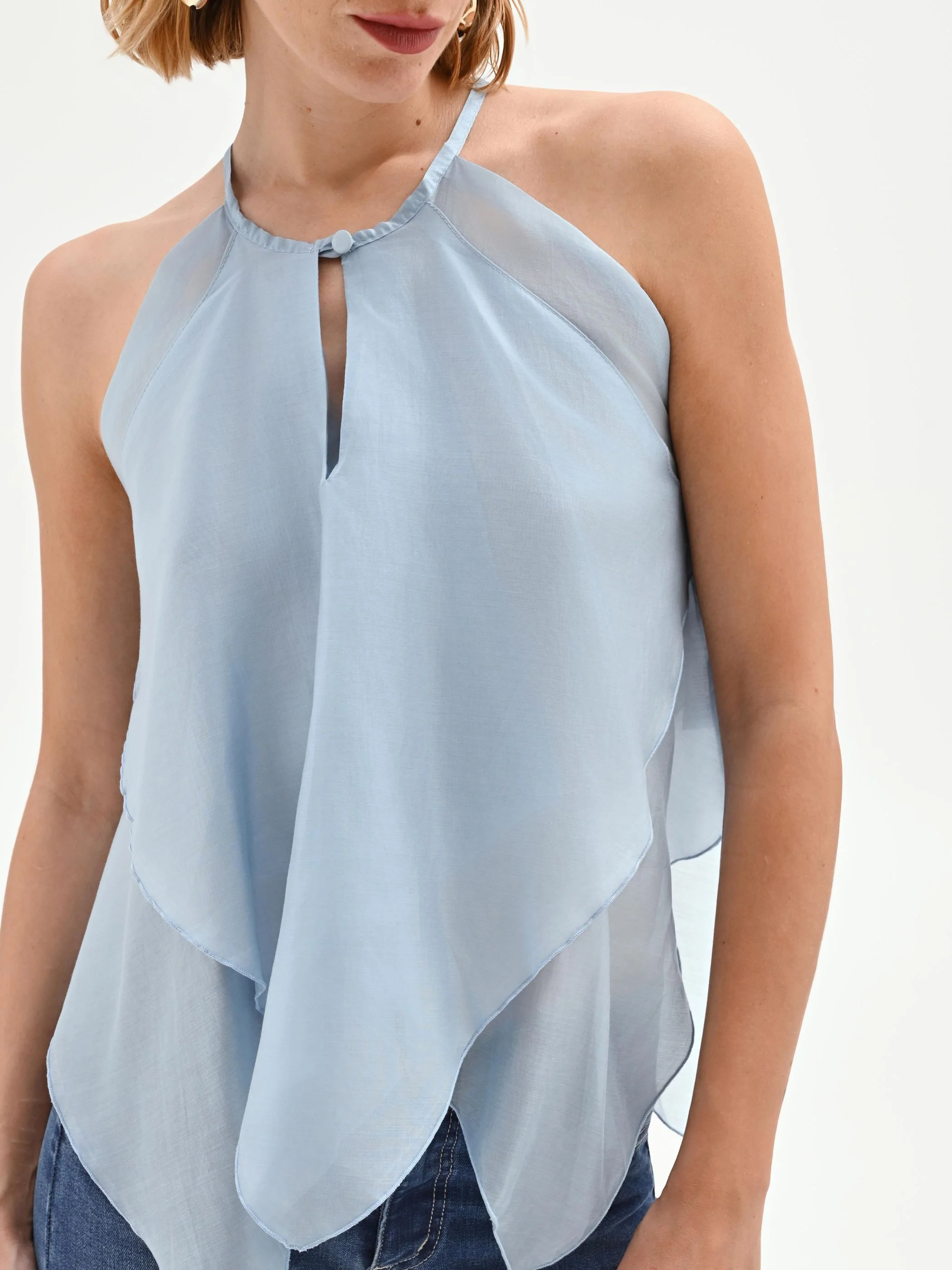 Top cielo azzurro con balze asimmetriche - Image 3