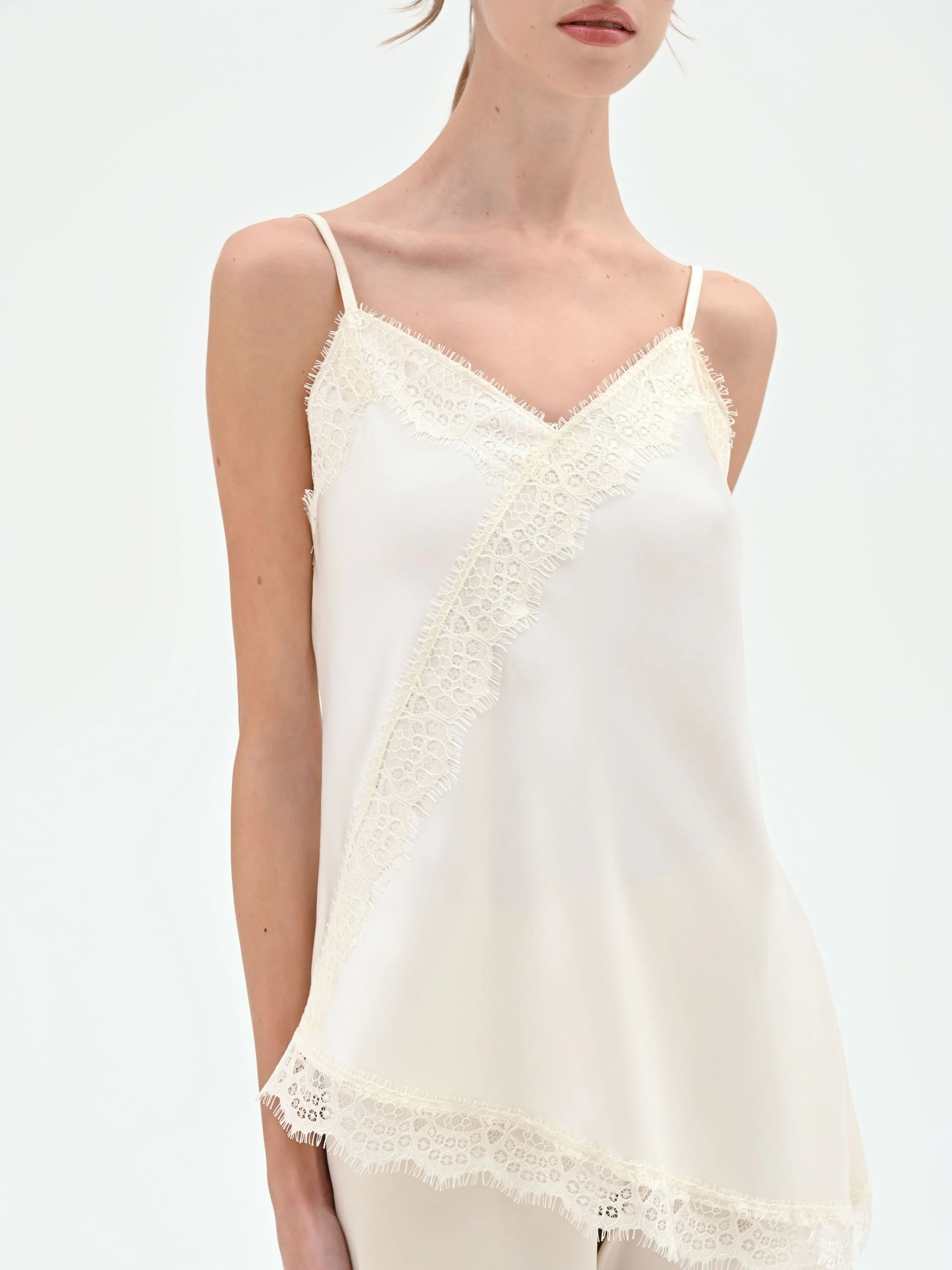 Top in raso panna con pizzo - Image 3