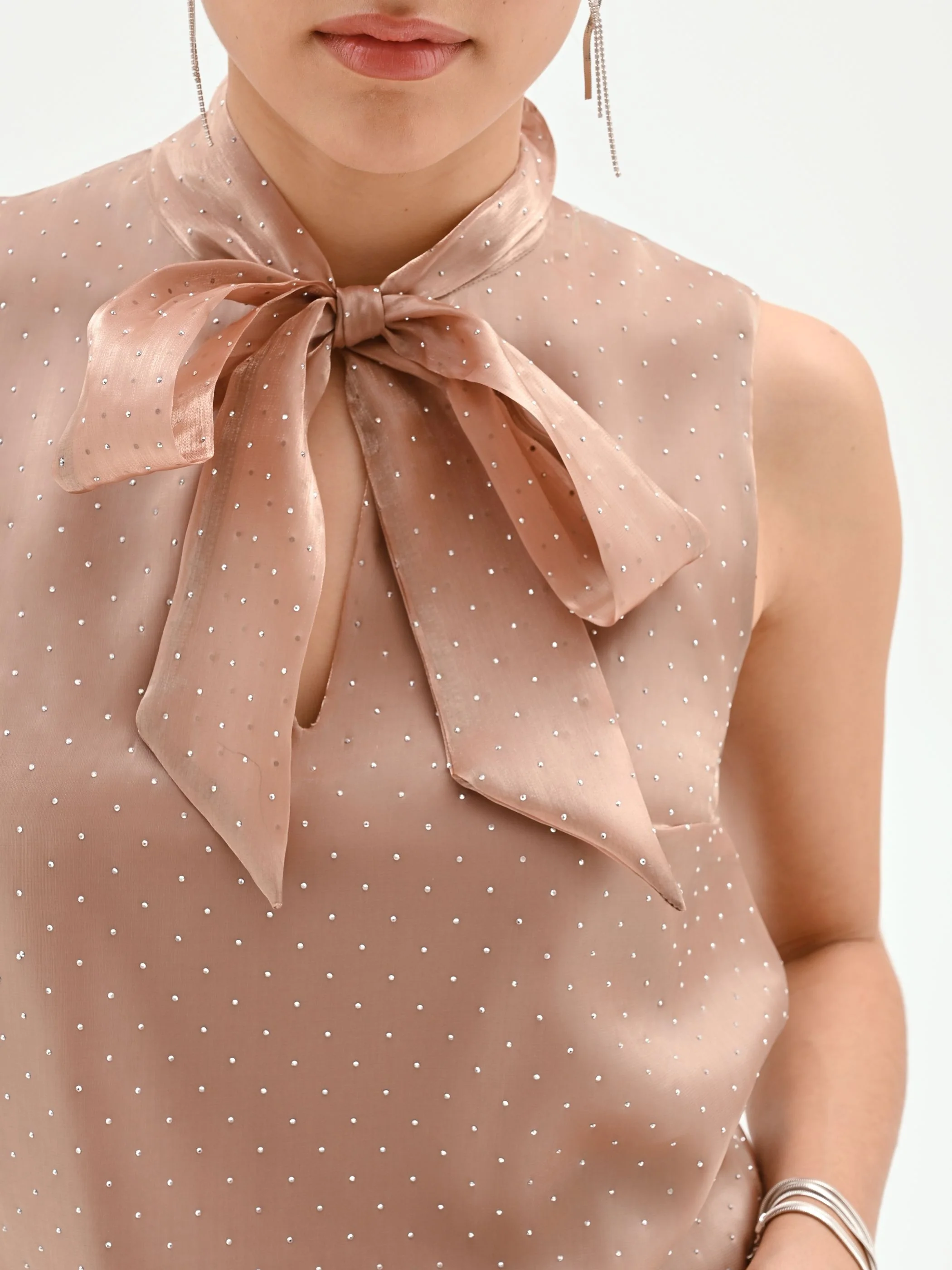 Top marrone bronzo con fiocco e punti luce - Image 4